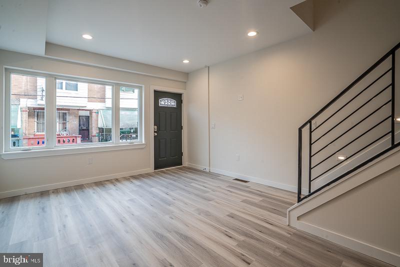 POINT BREEZE - Residential