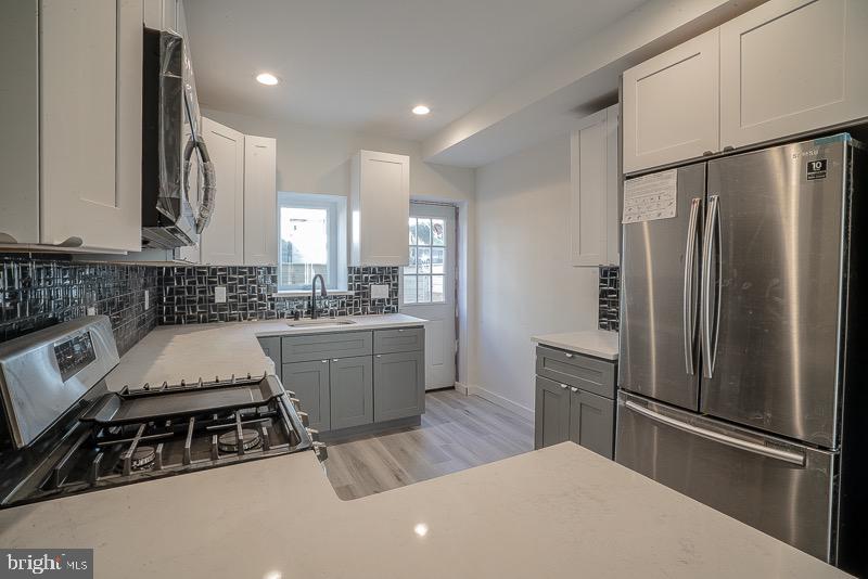 POINT BREEZE - Residential