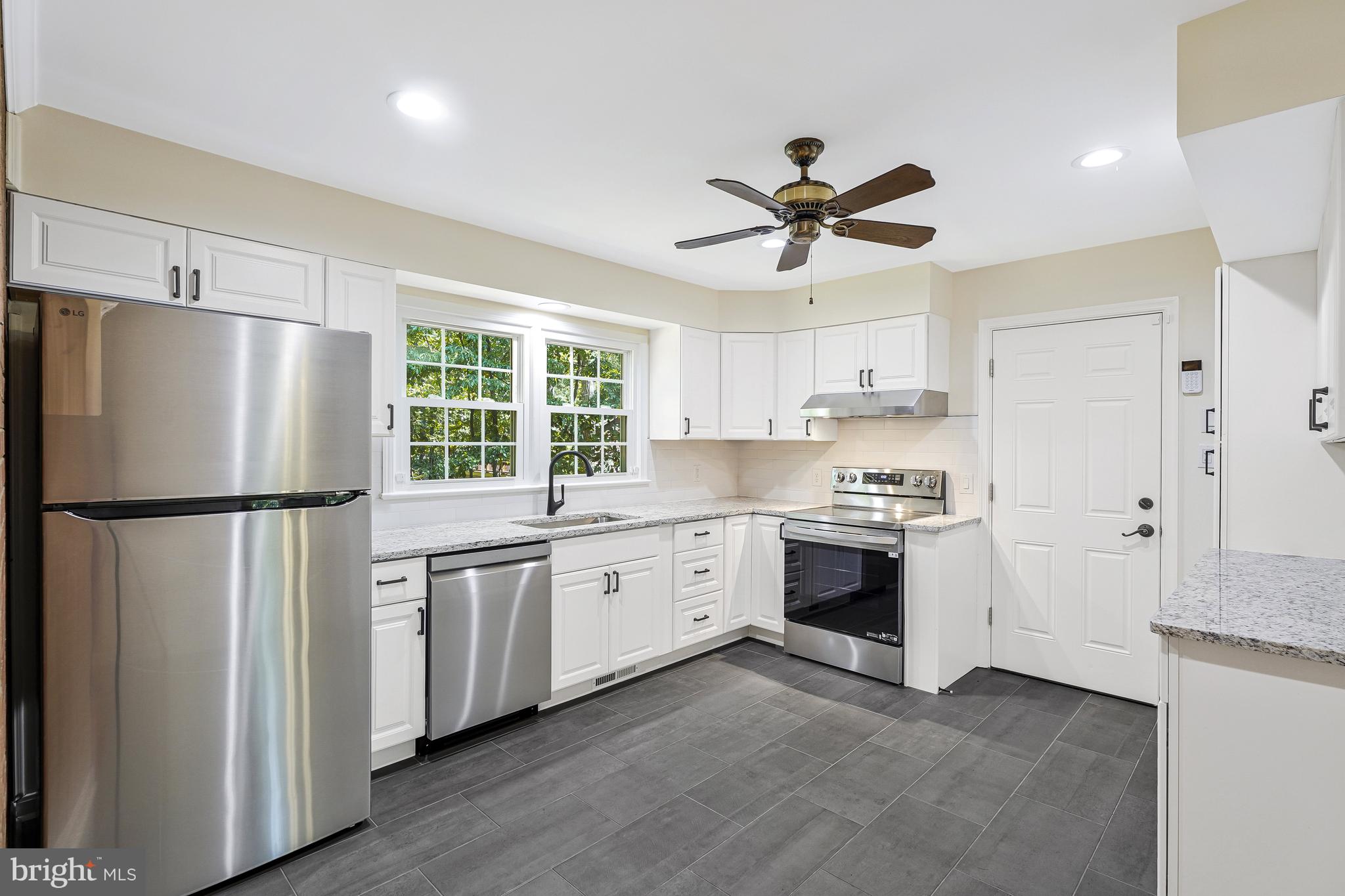 WATERFALL - Residential