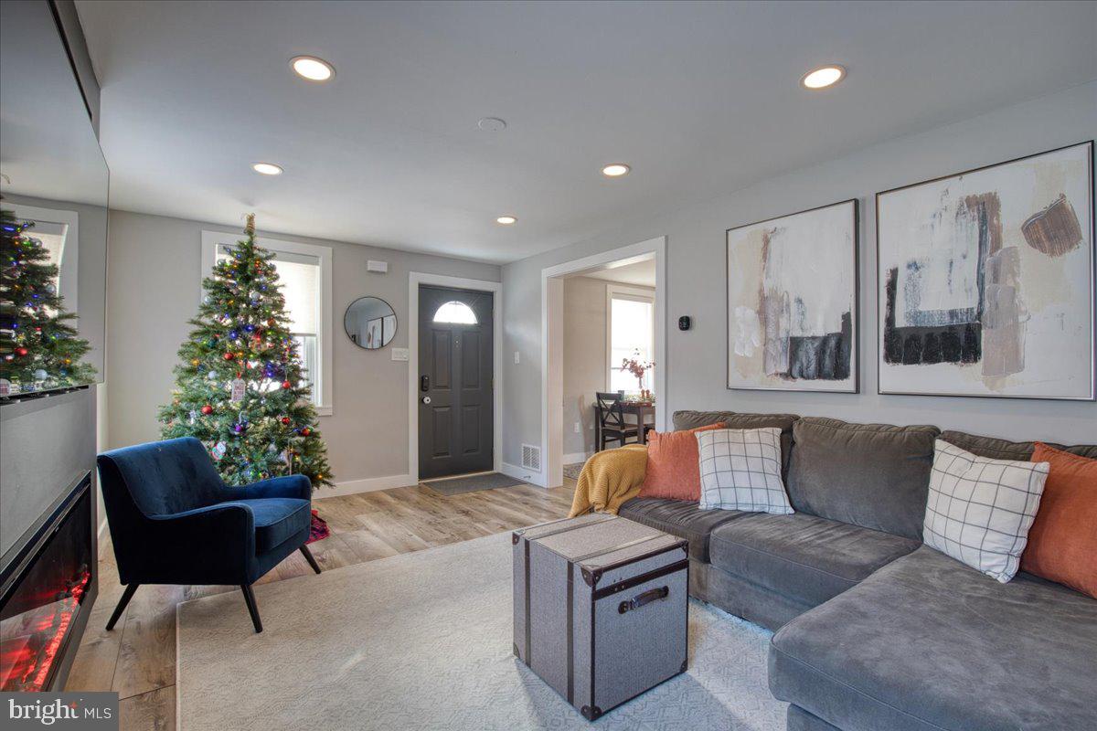 LAFAYETTE HILL - Residential