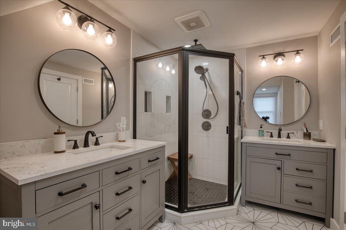 LAFAYETTE HILL - Residential