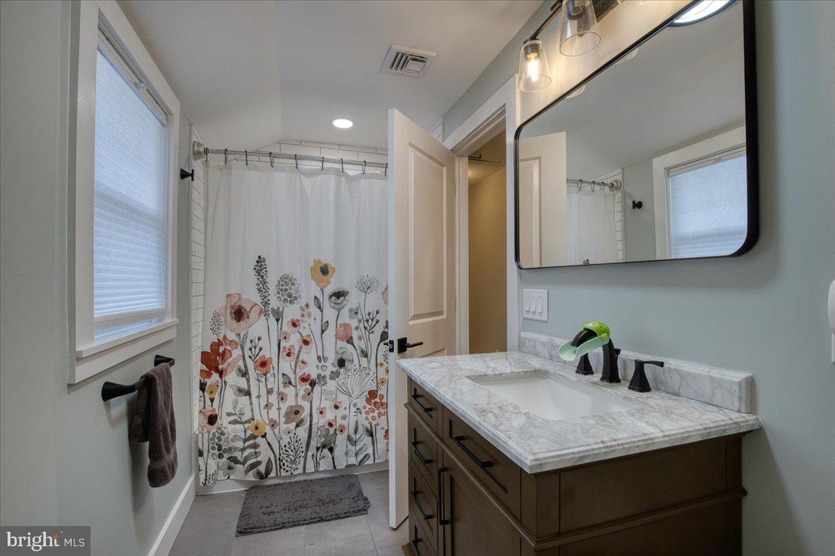 LAFAYETTE HILL - Residential