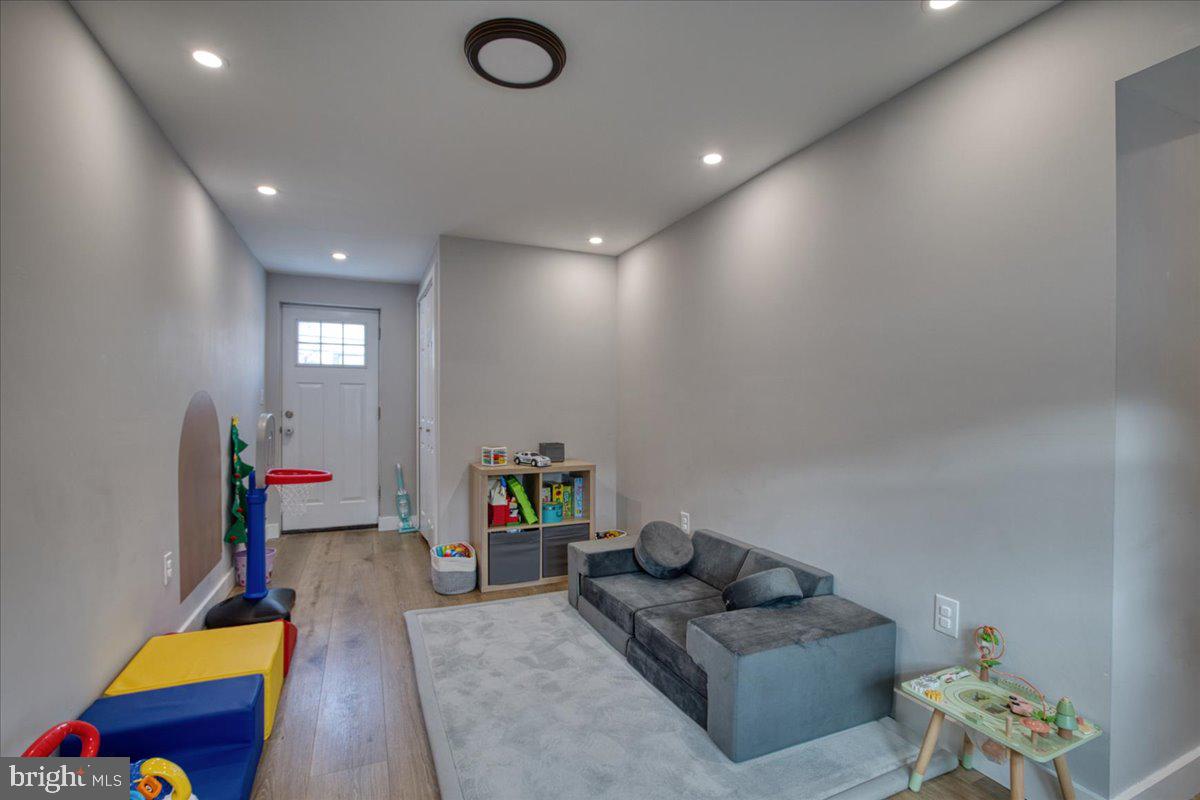 LAFAYETTE HILL - Residential