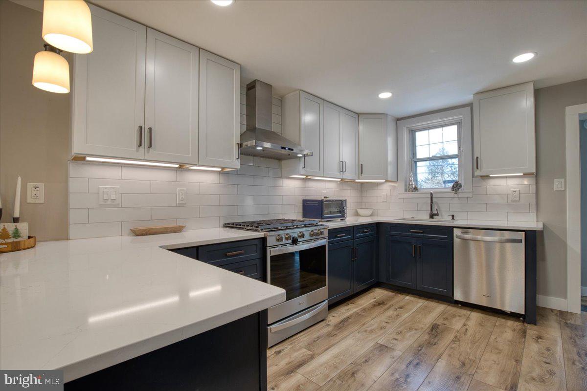 LAFAYETTE HILL - Residential