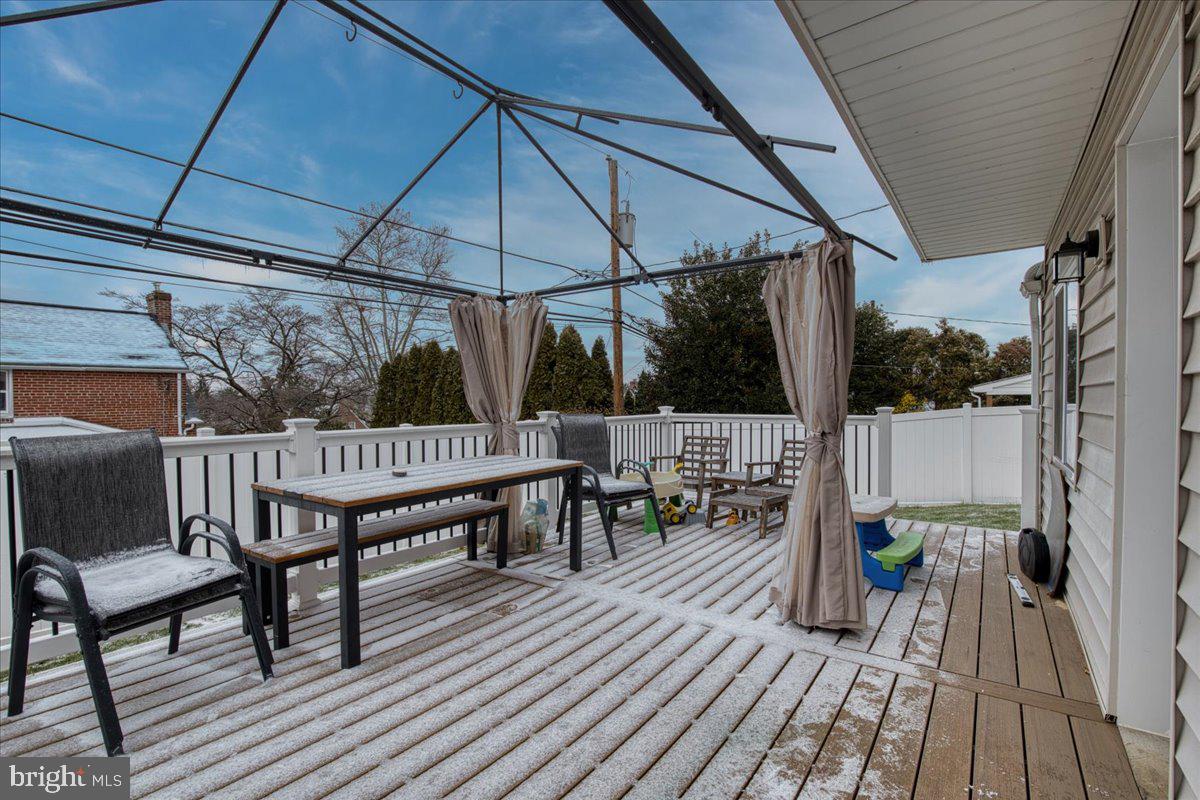 LAFAYETTE HILL - Residential