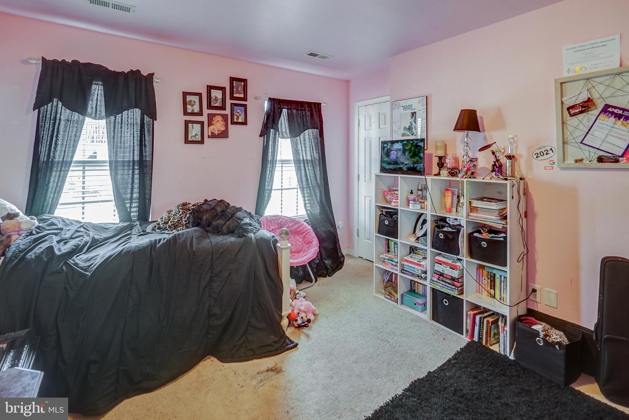 COUNTRYSIDE - Residential