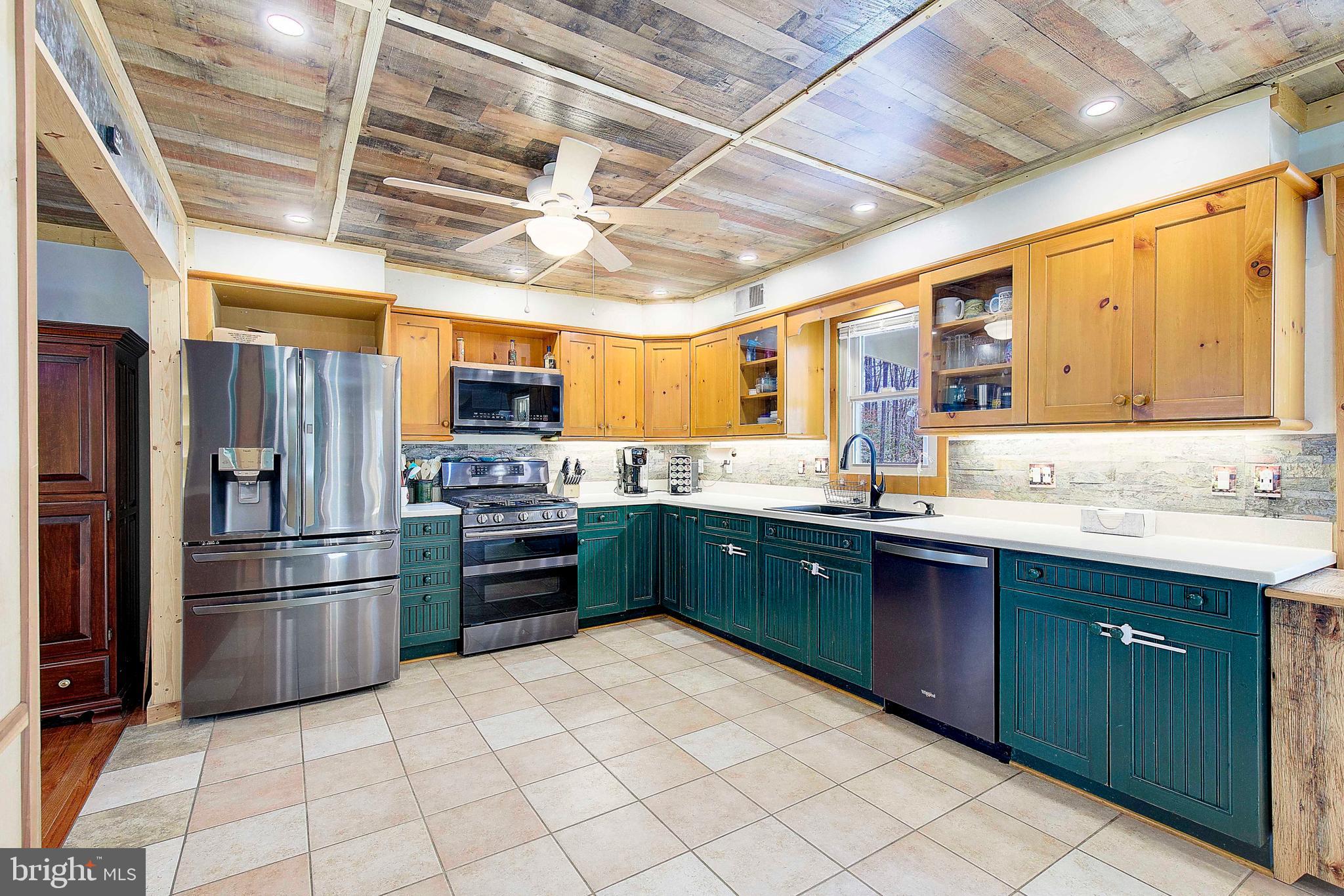 WOODLAND ACRES - Residential