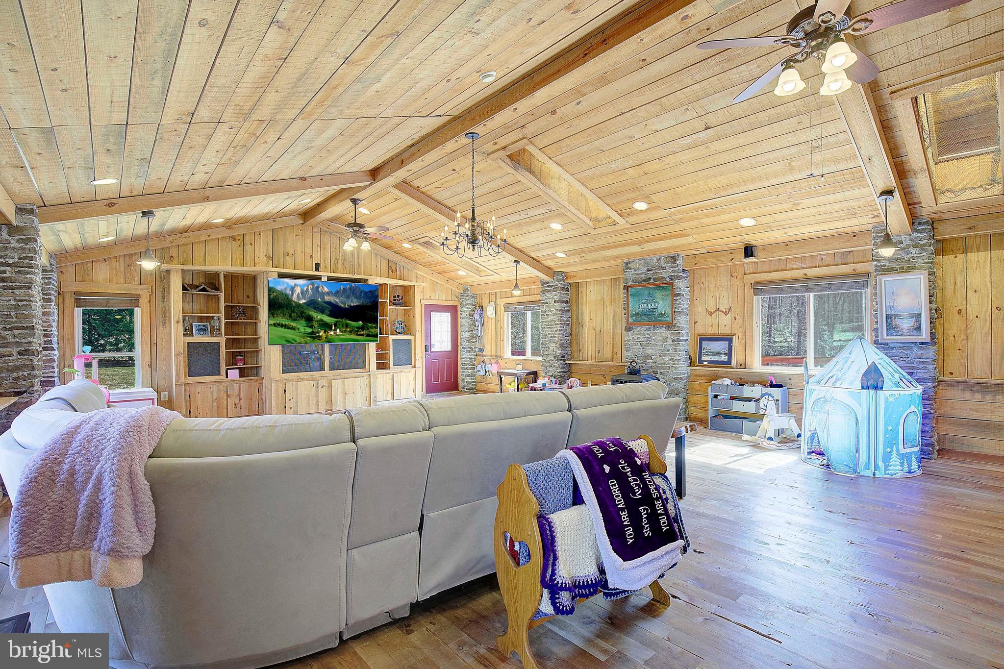 WOODLAND ACRES - Residential