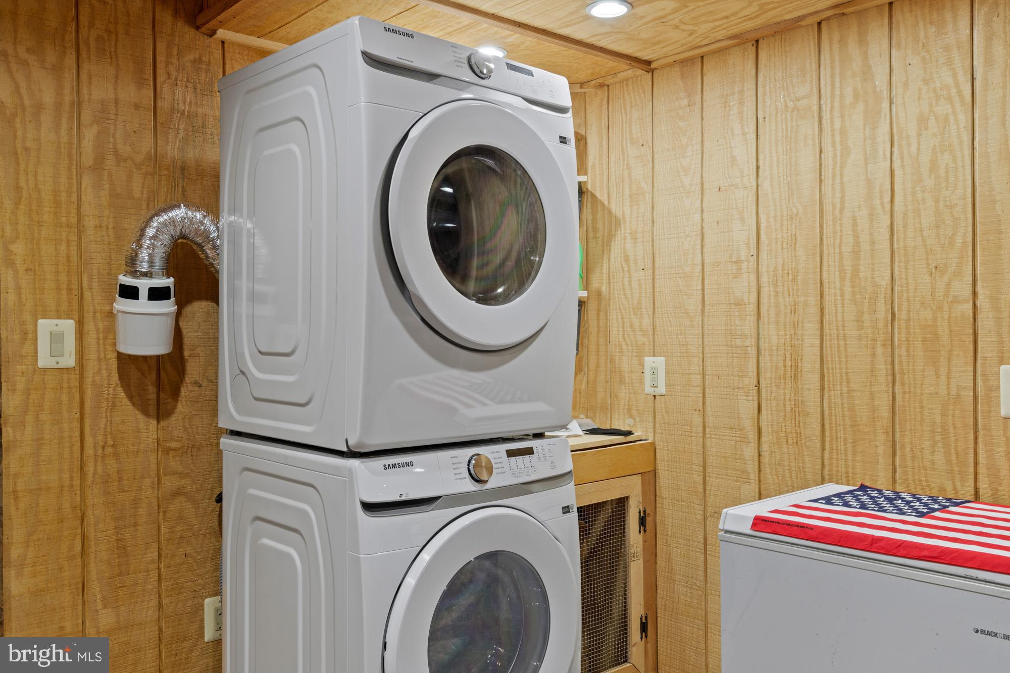 WOODLAND ACRES - Residential