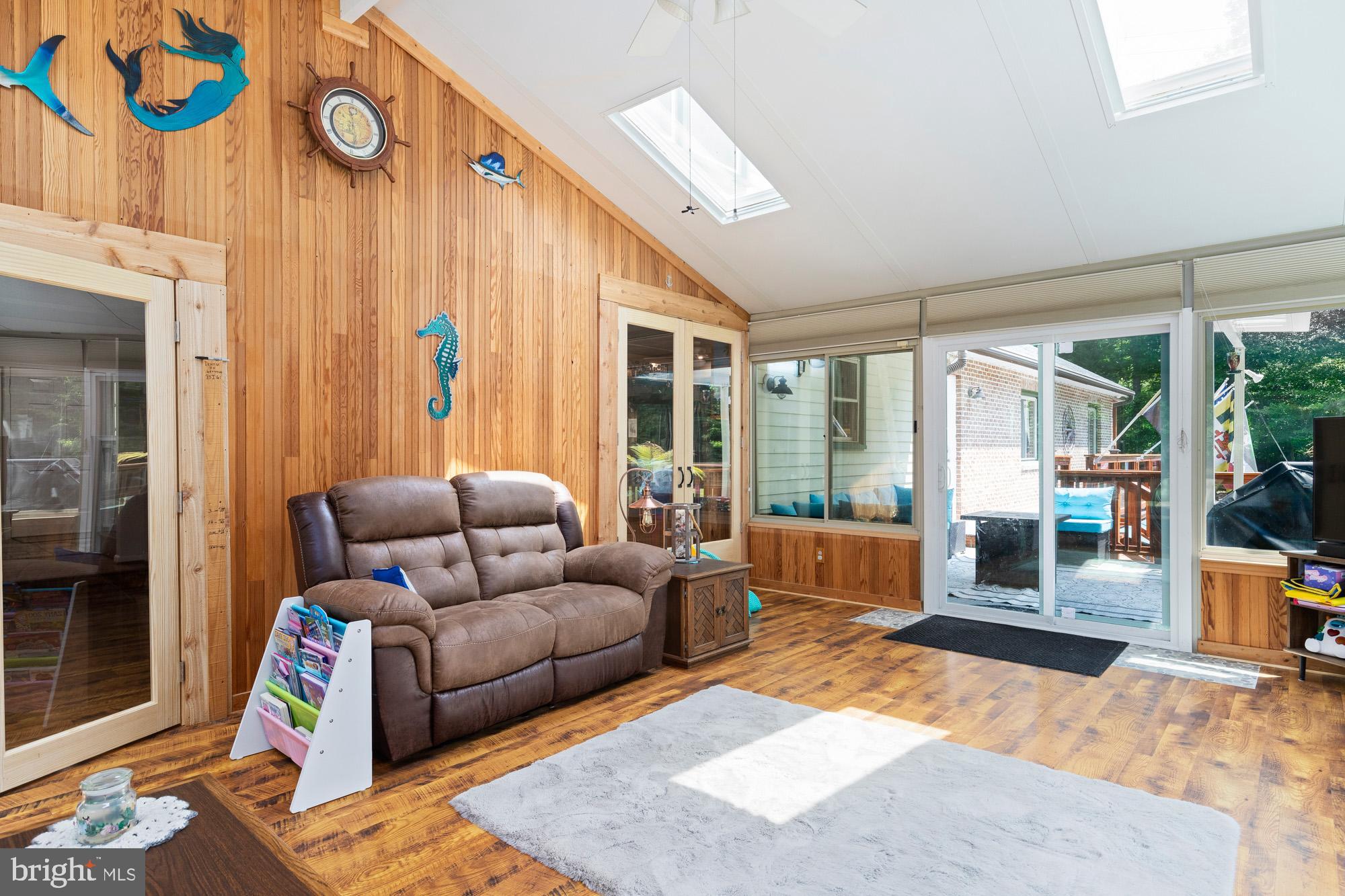 WOODLAND ACRES - Residential