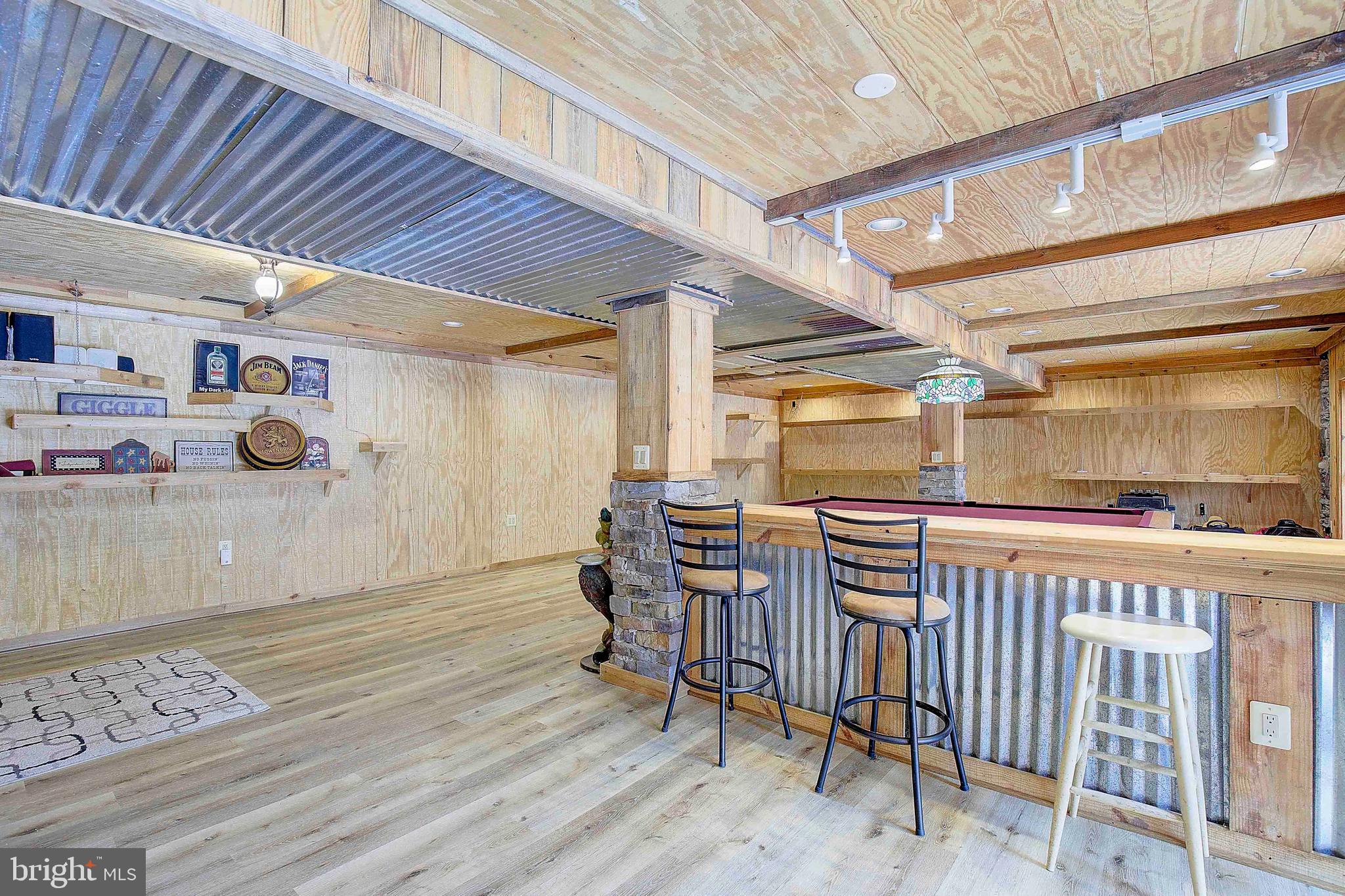 WOODLAND ACRES - Residential