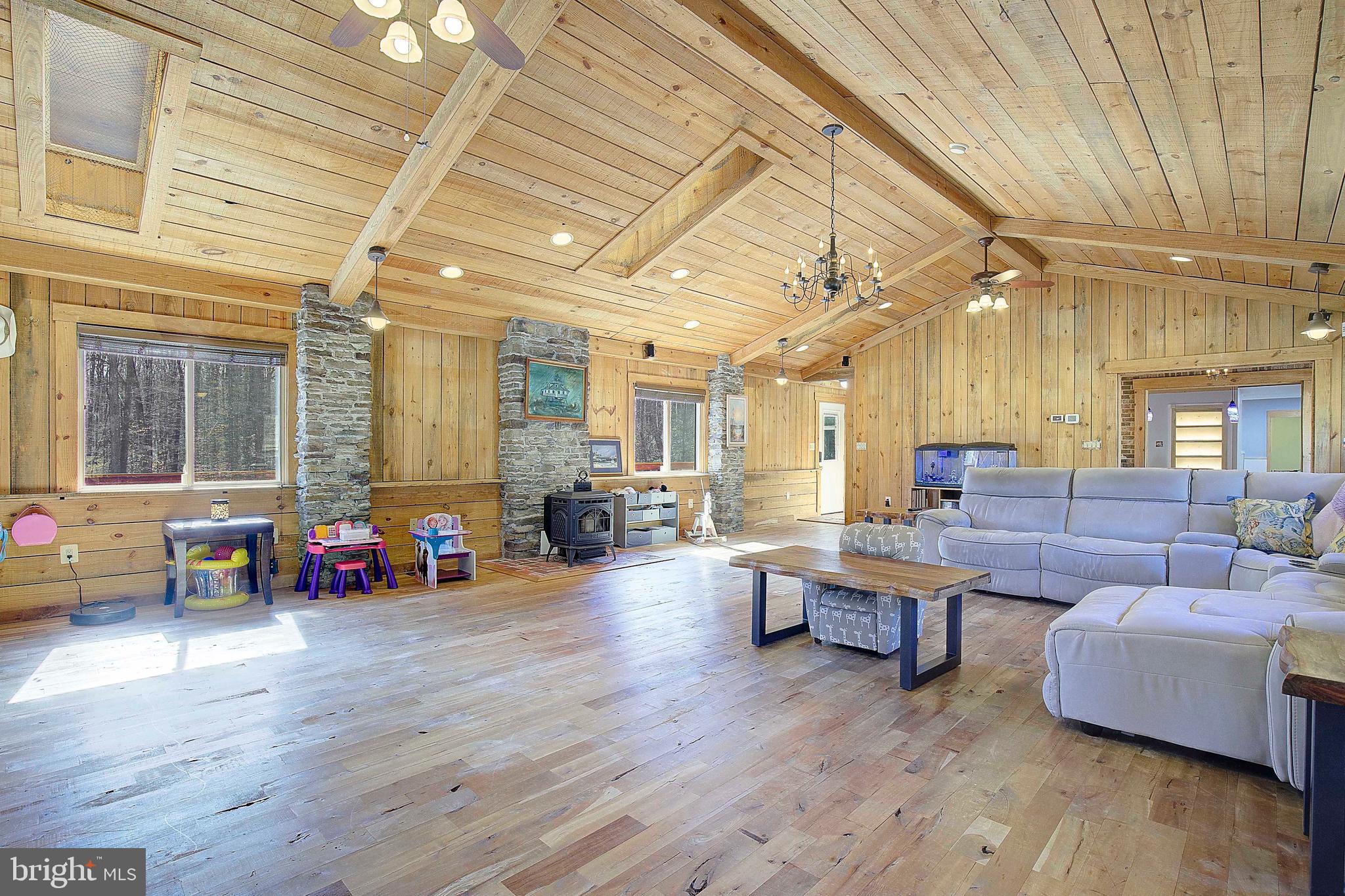 WOODLAND ACRES - Residential