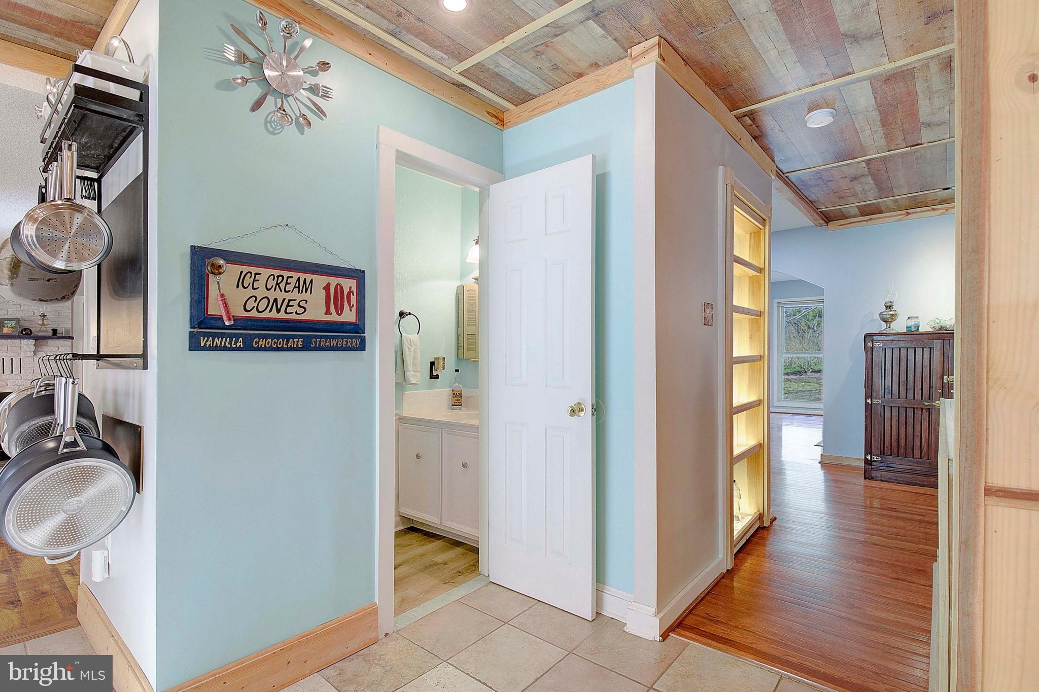 WOODLAND ACRES - Residential