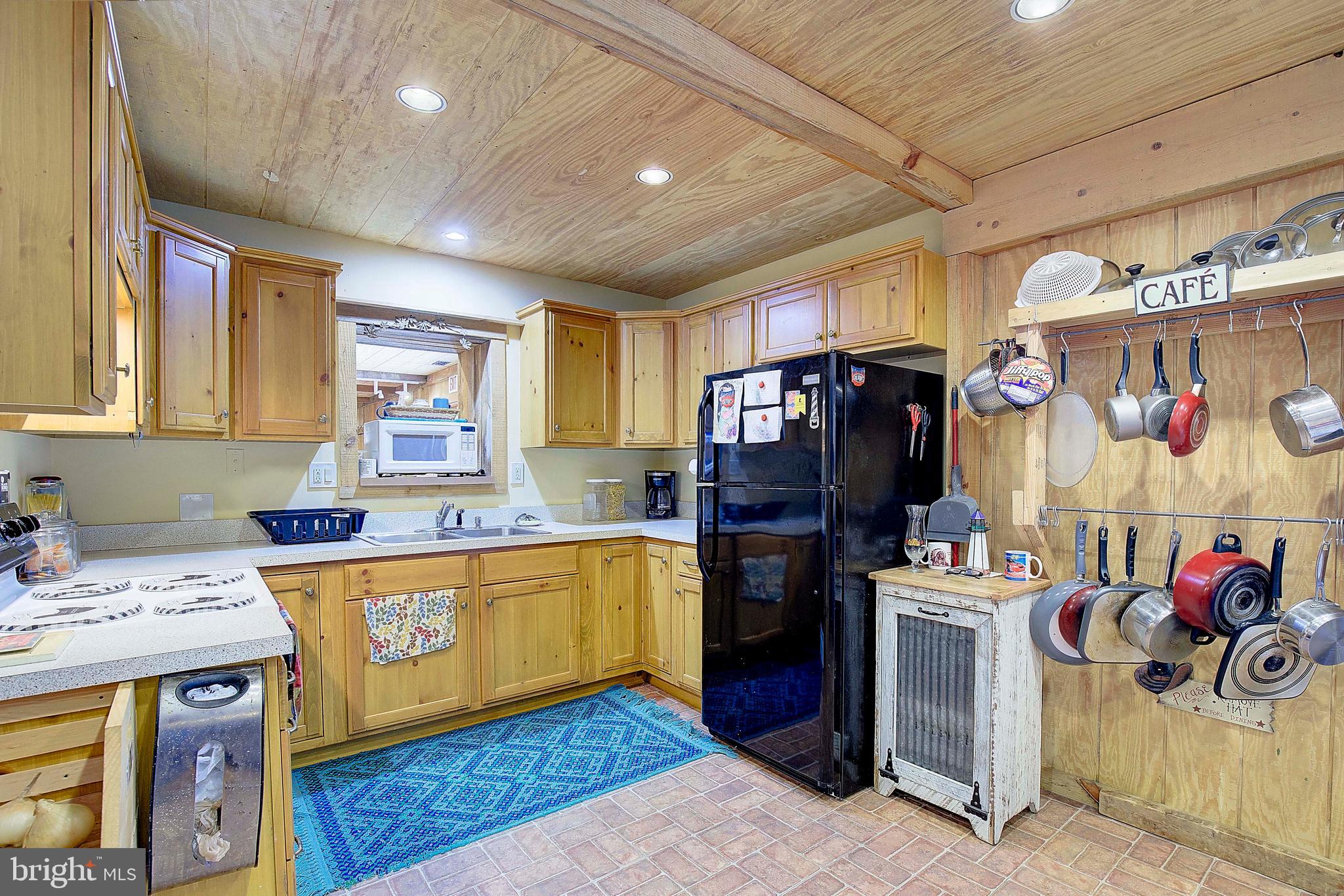 WOODLAND ACRES - Residential