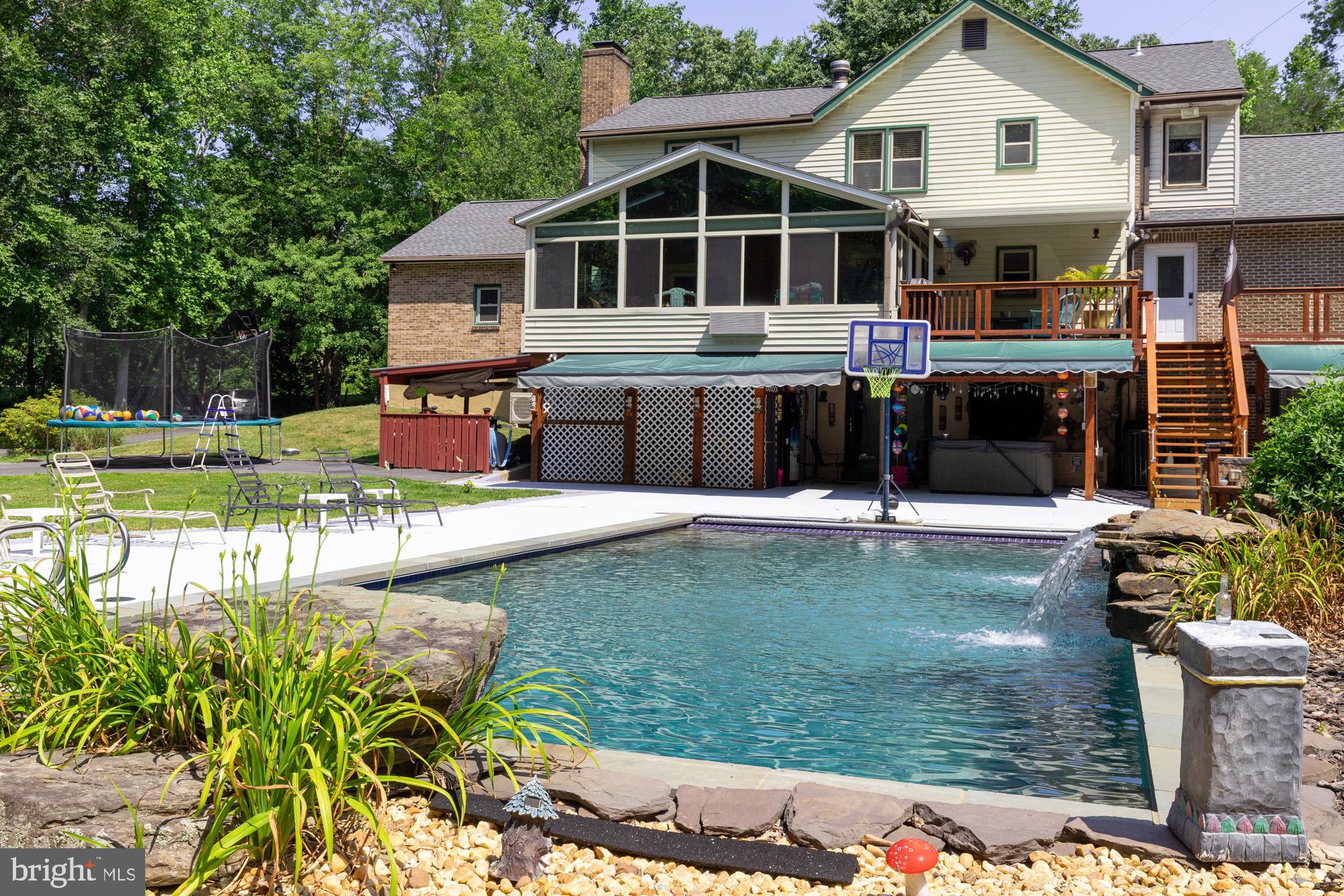 WOODLAND ACRES - Residential