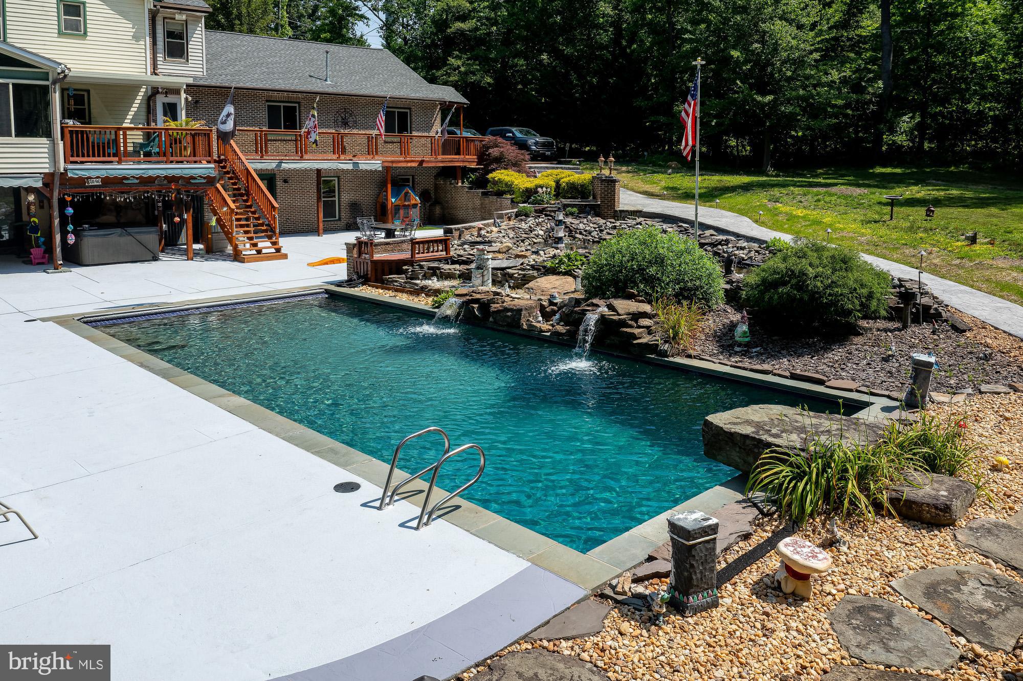 WOODLAND ACRES - Residential