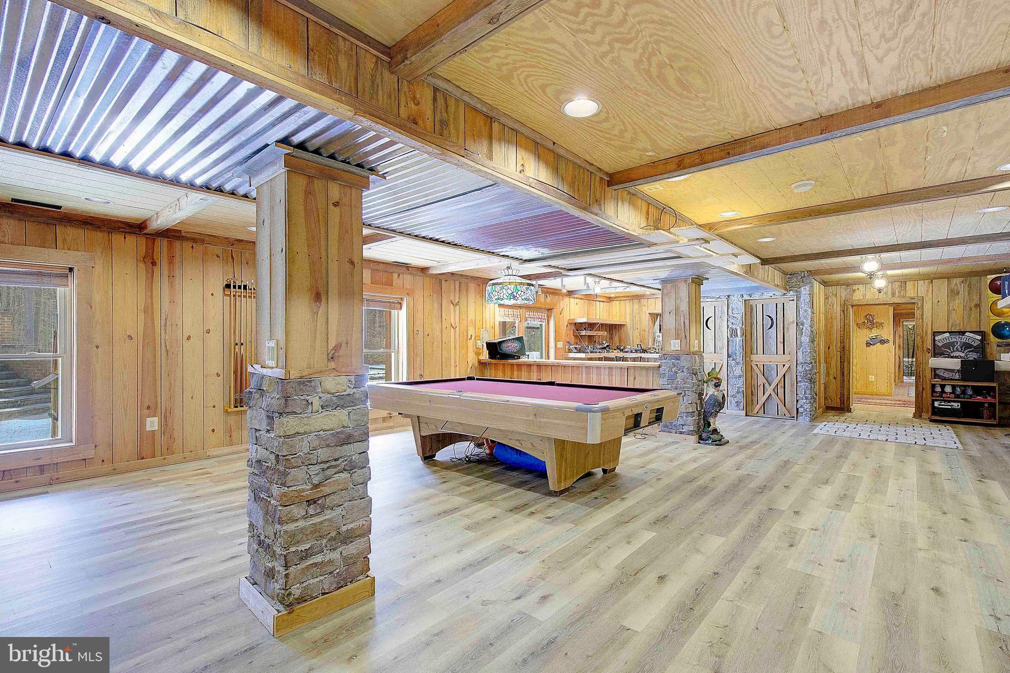 WOODLAND ACRES - Residential