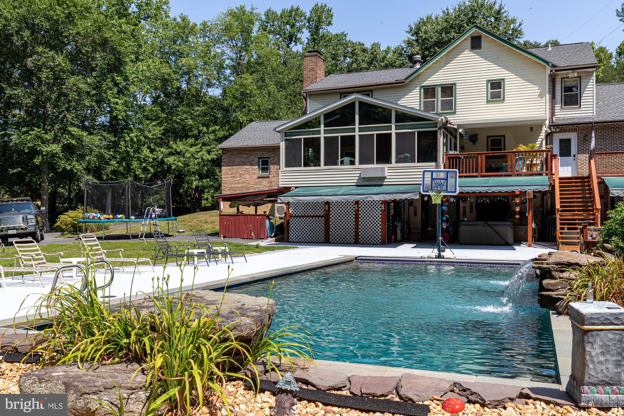 WOODLAND ACRES - Residential