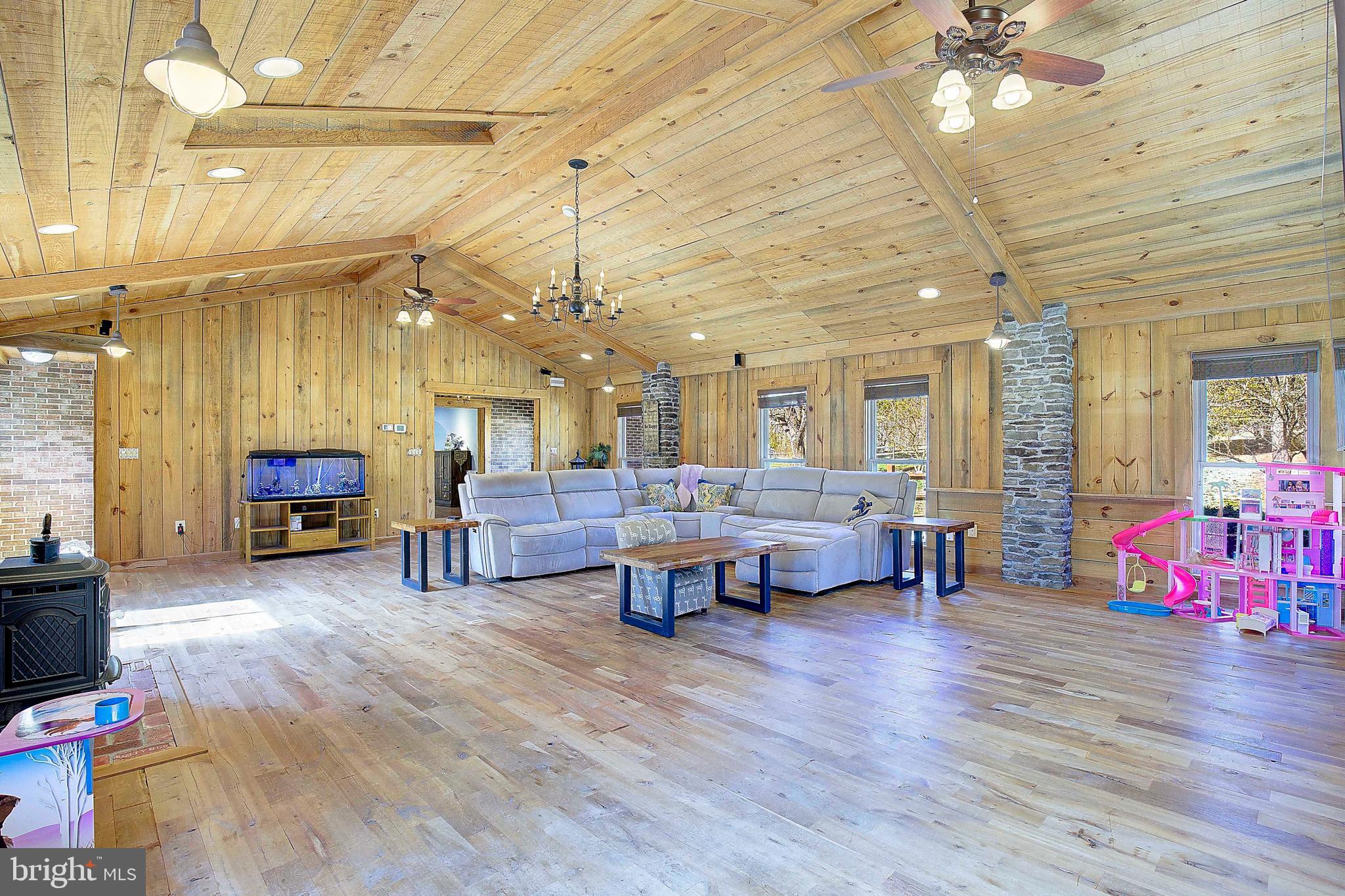 WOODLAND ACRES - Residential