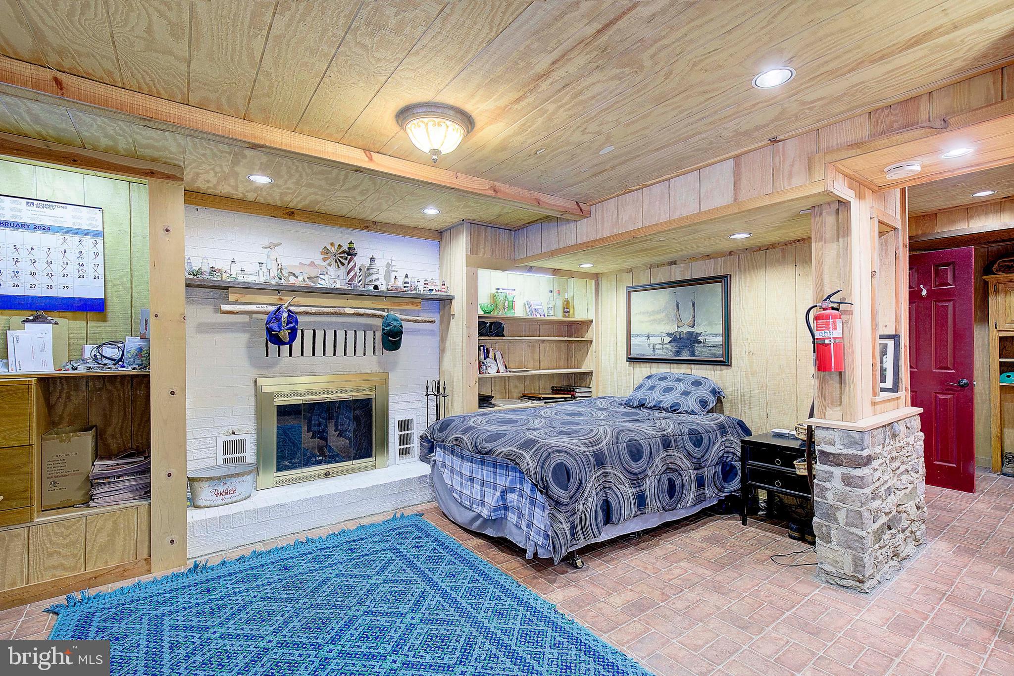 WOODLAND ACRES - Residential