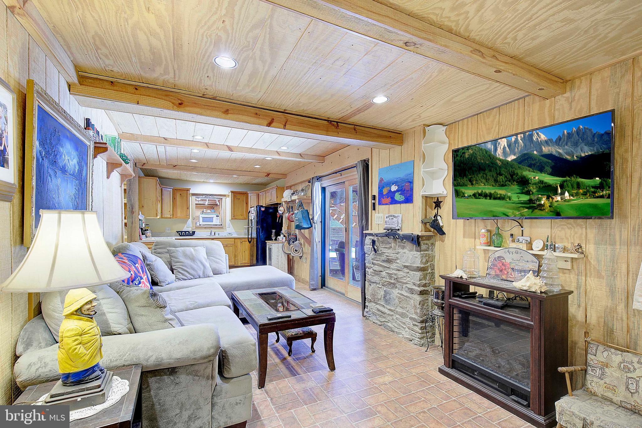 WOODLAND ACRES - Residential