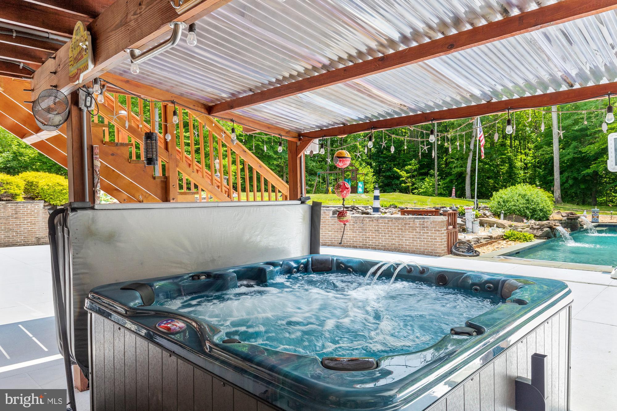 WOODLAND ACRES - Residential