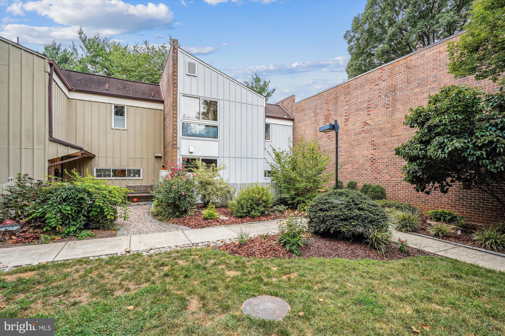 11579 LINKS DRIVE