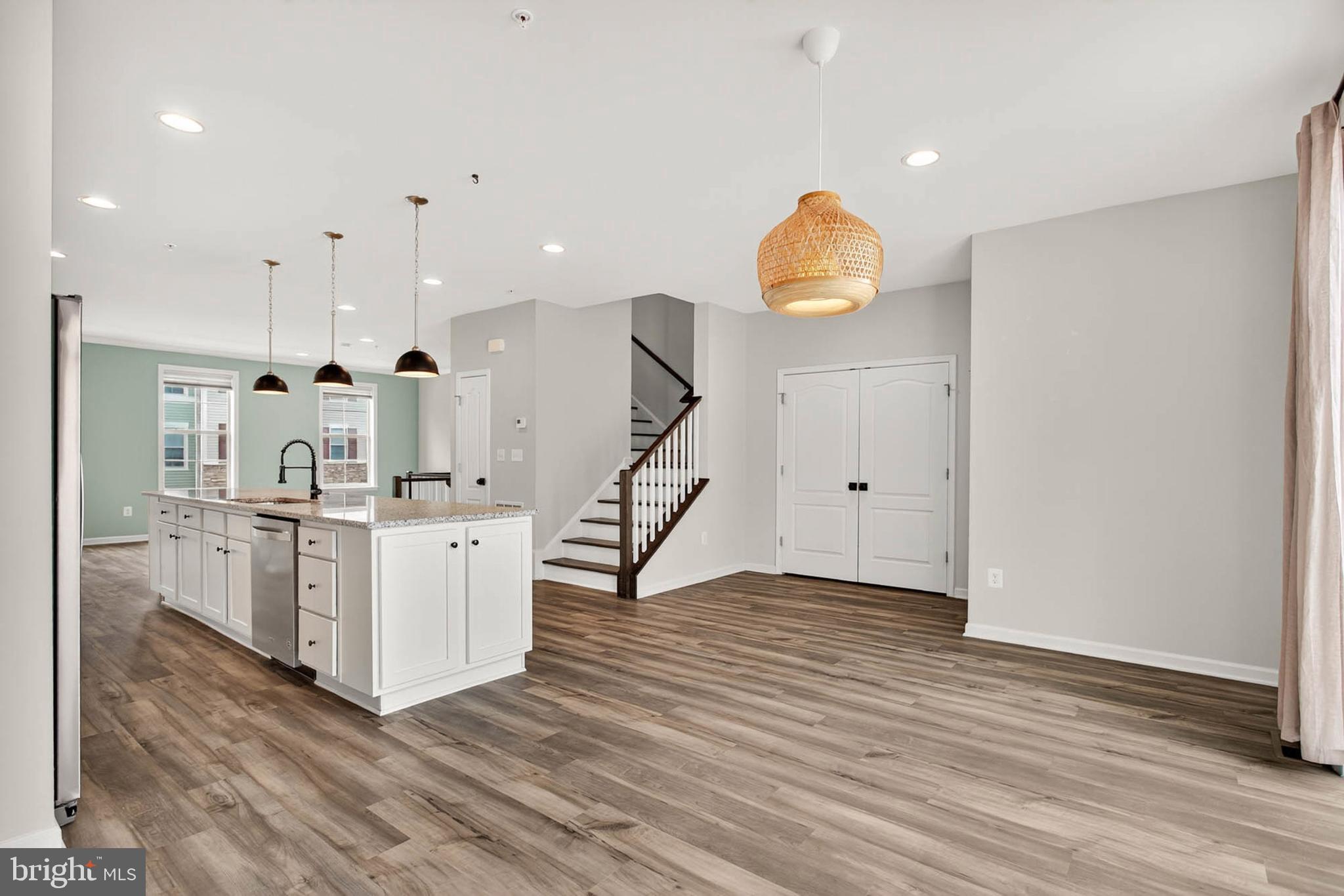 ASHTON MARKET - Residential Lease