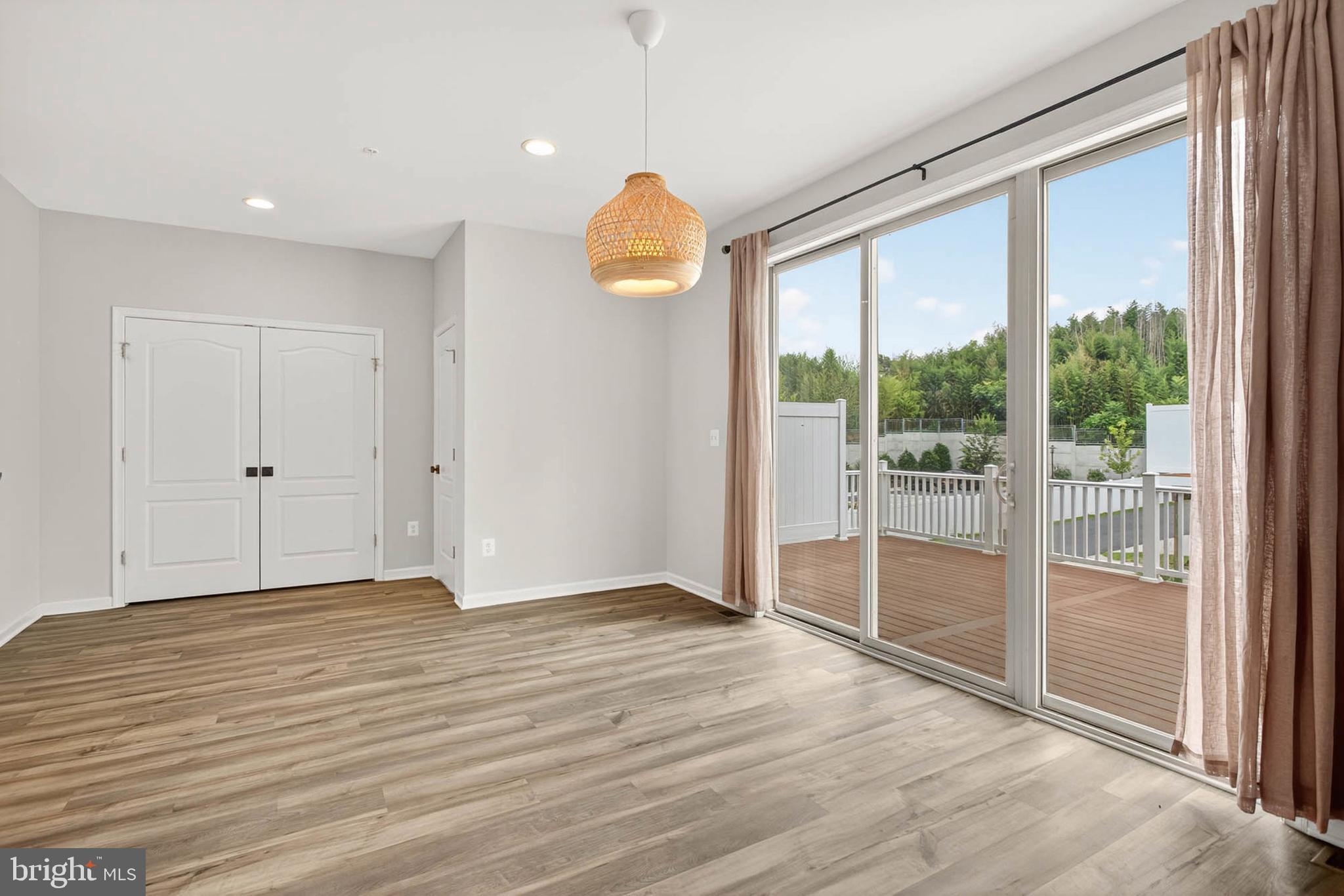 ASHTON MARKET - Residential Lease