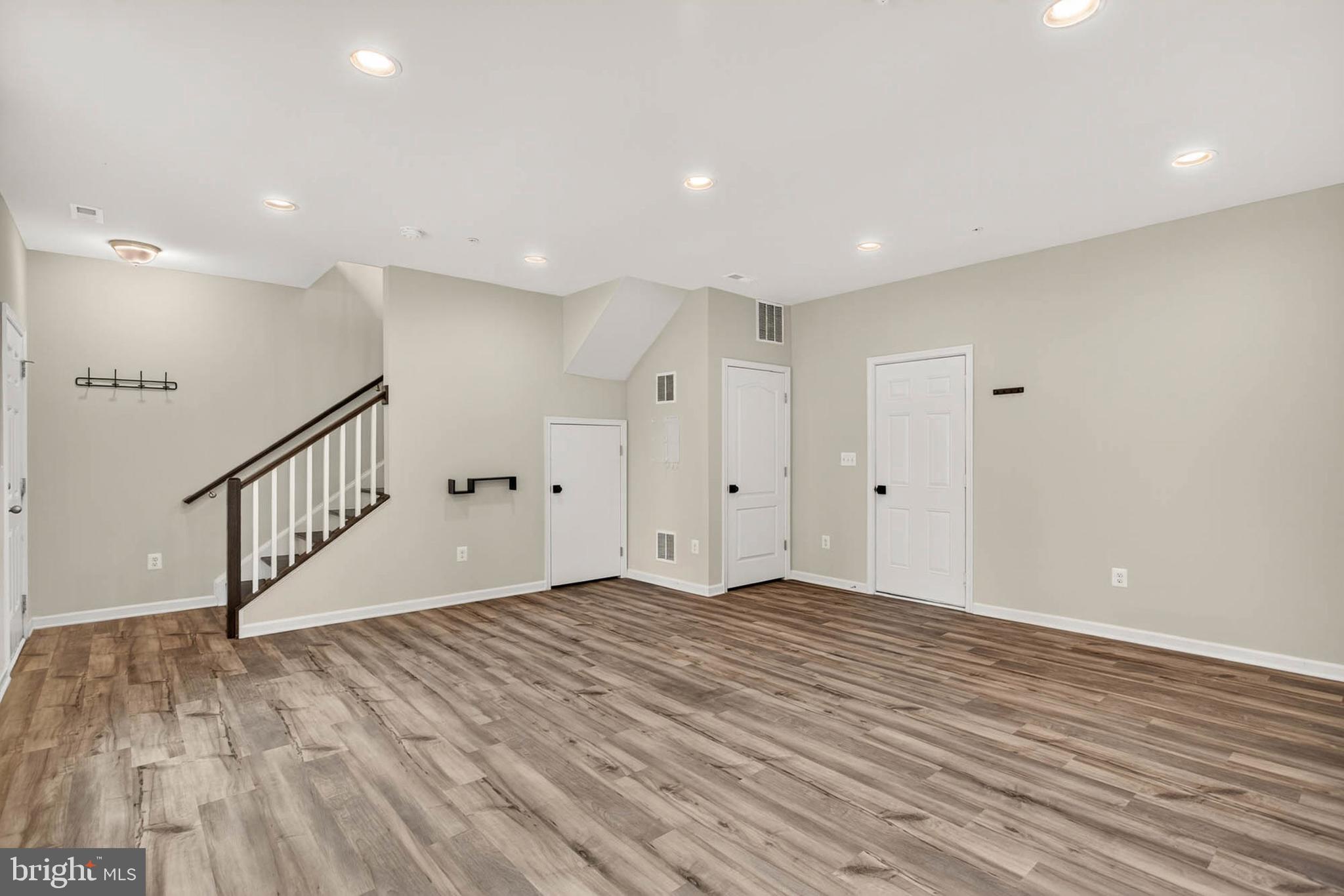 ASHTON MARKET - Residential Lease