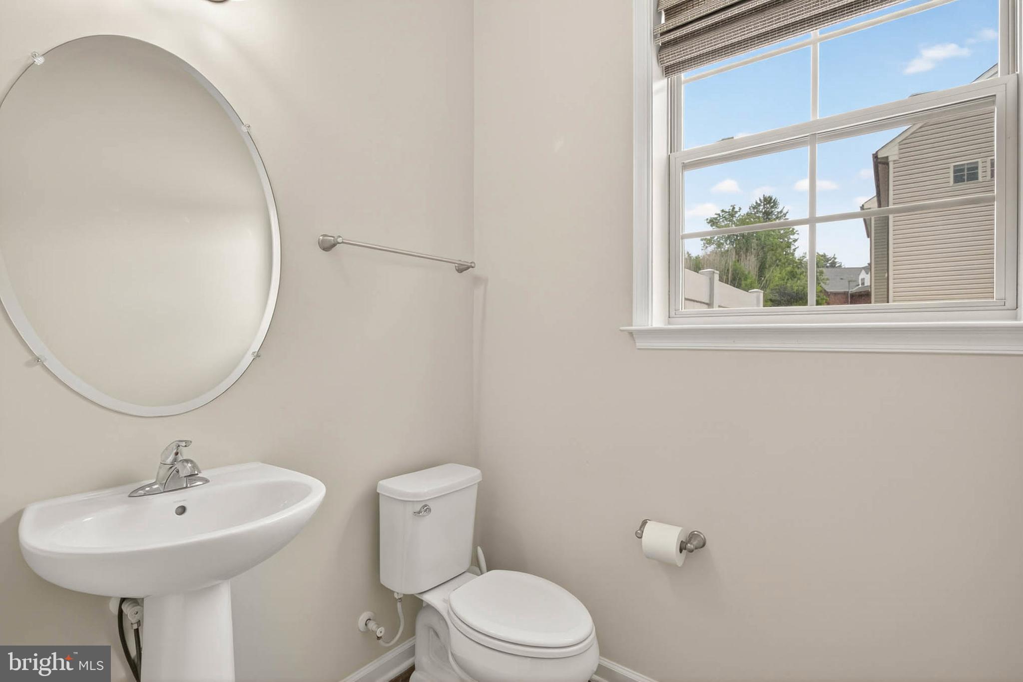 ASHTON MARKET - Residential Lease