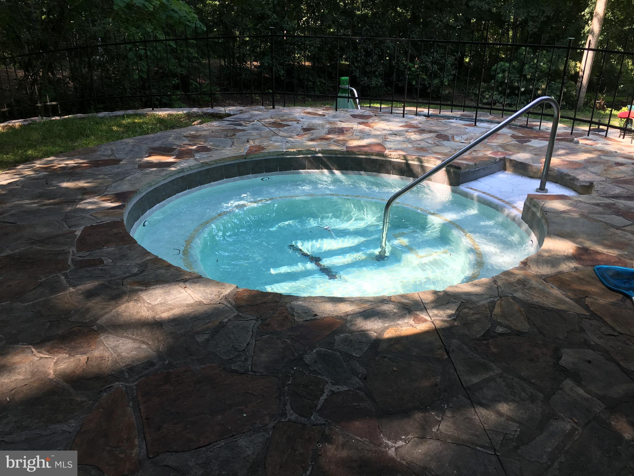 COOLFONT MOUNTAINSIDE - Residential