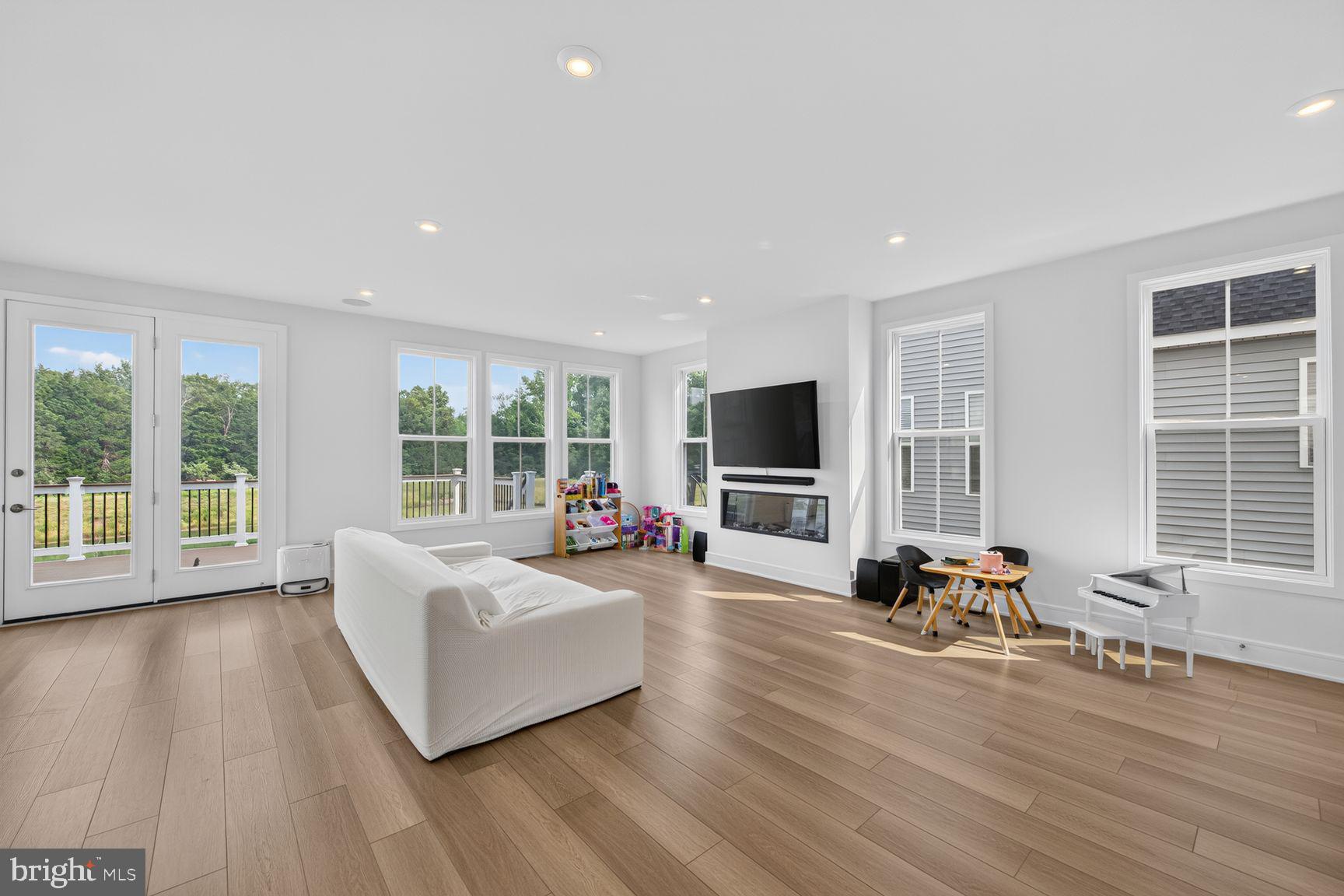 25508 GRASSY MEADOW DRIVE