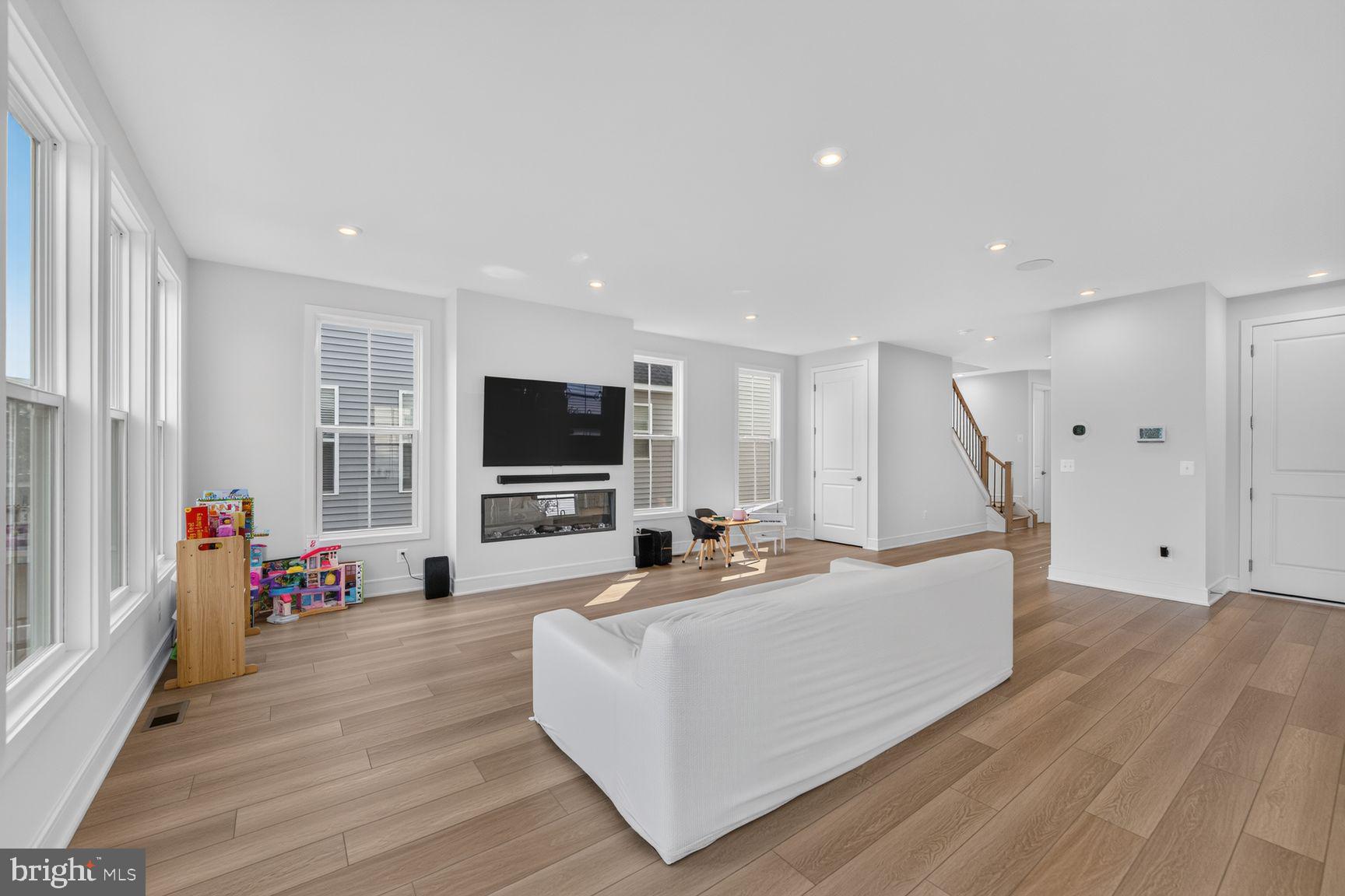 25508 GRASSY MEADOW DRIVE