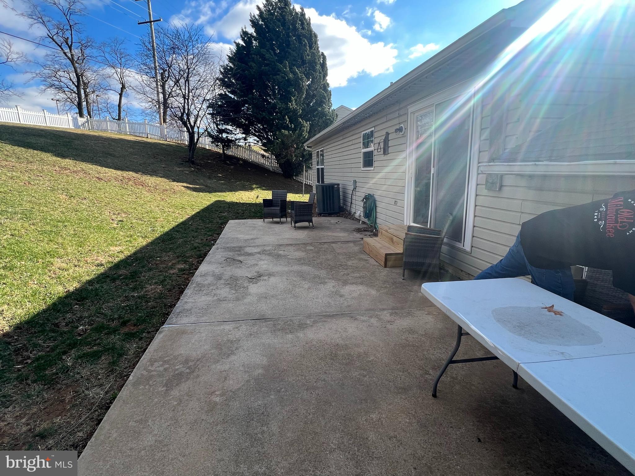 WHISPERING HILLS - Residential