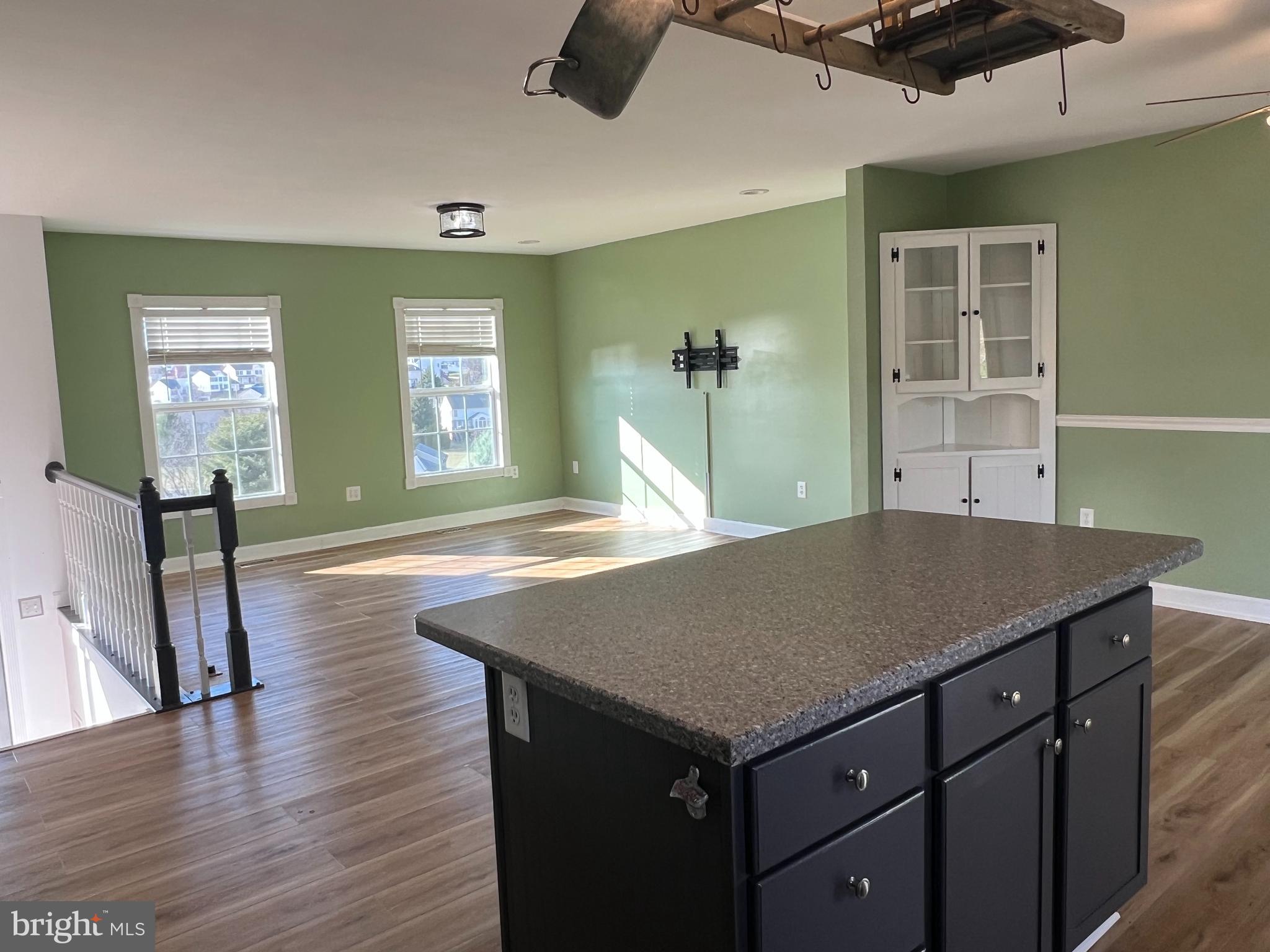 WHISPERING HILLS - Residential