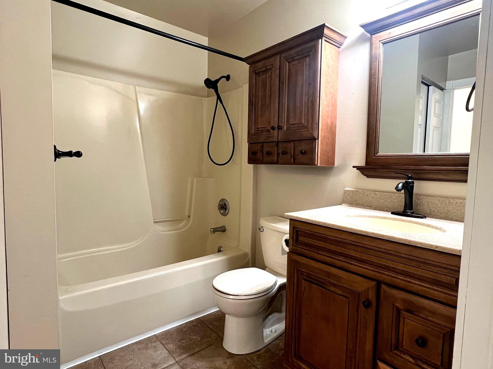 WHISPERING HILLS - Residential