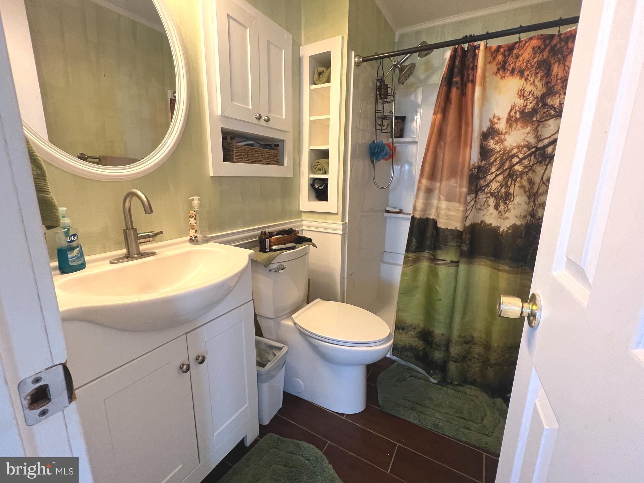 WHISPERING HILLS - Residential