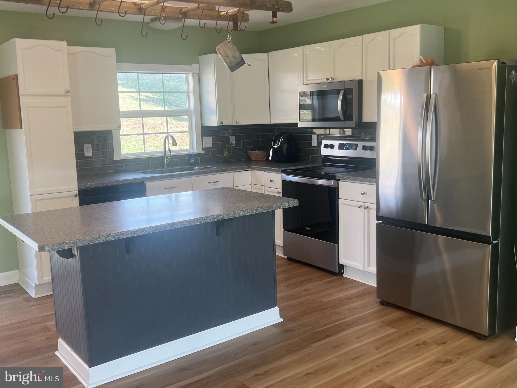 WHISPERING HILLS - Residential