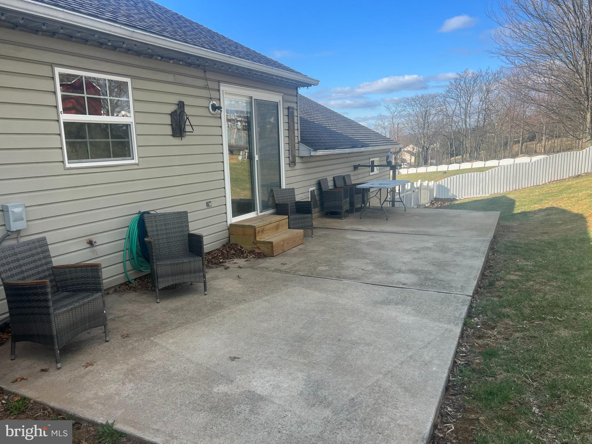 WHISPERING HILLS - Residential