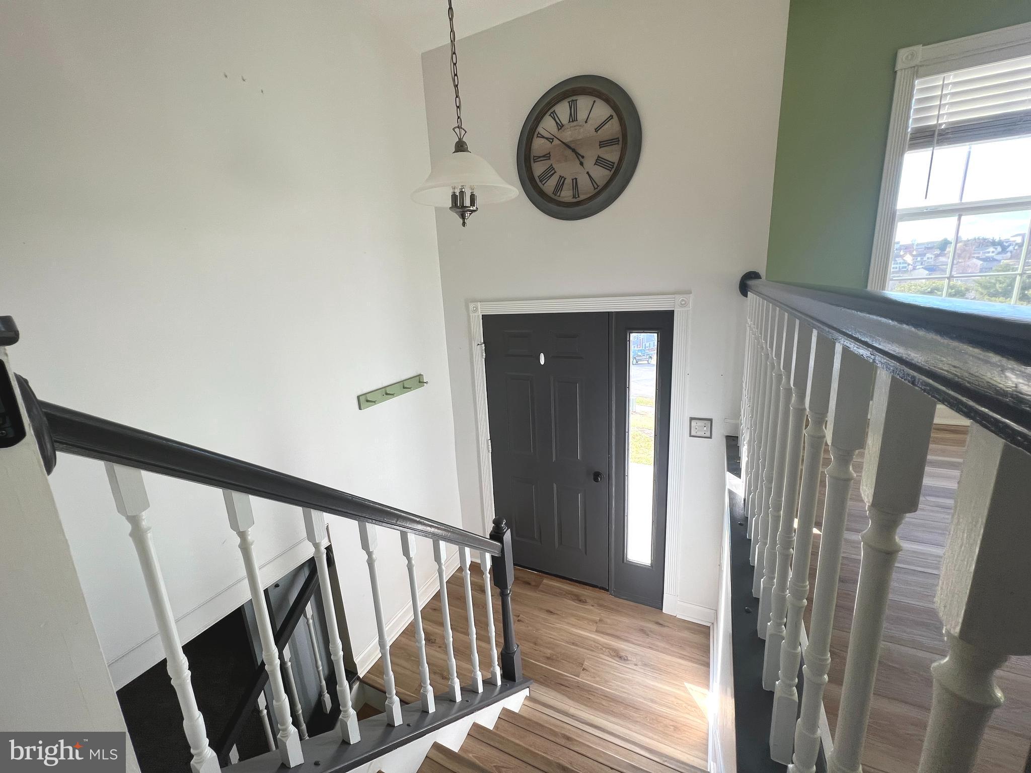 WHISPERING HILLS - Residential