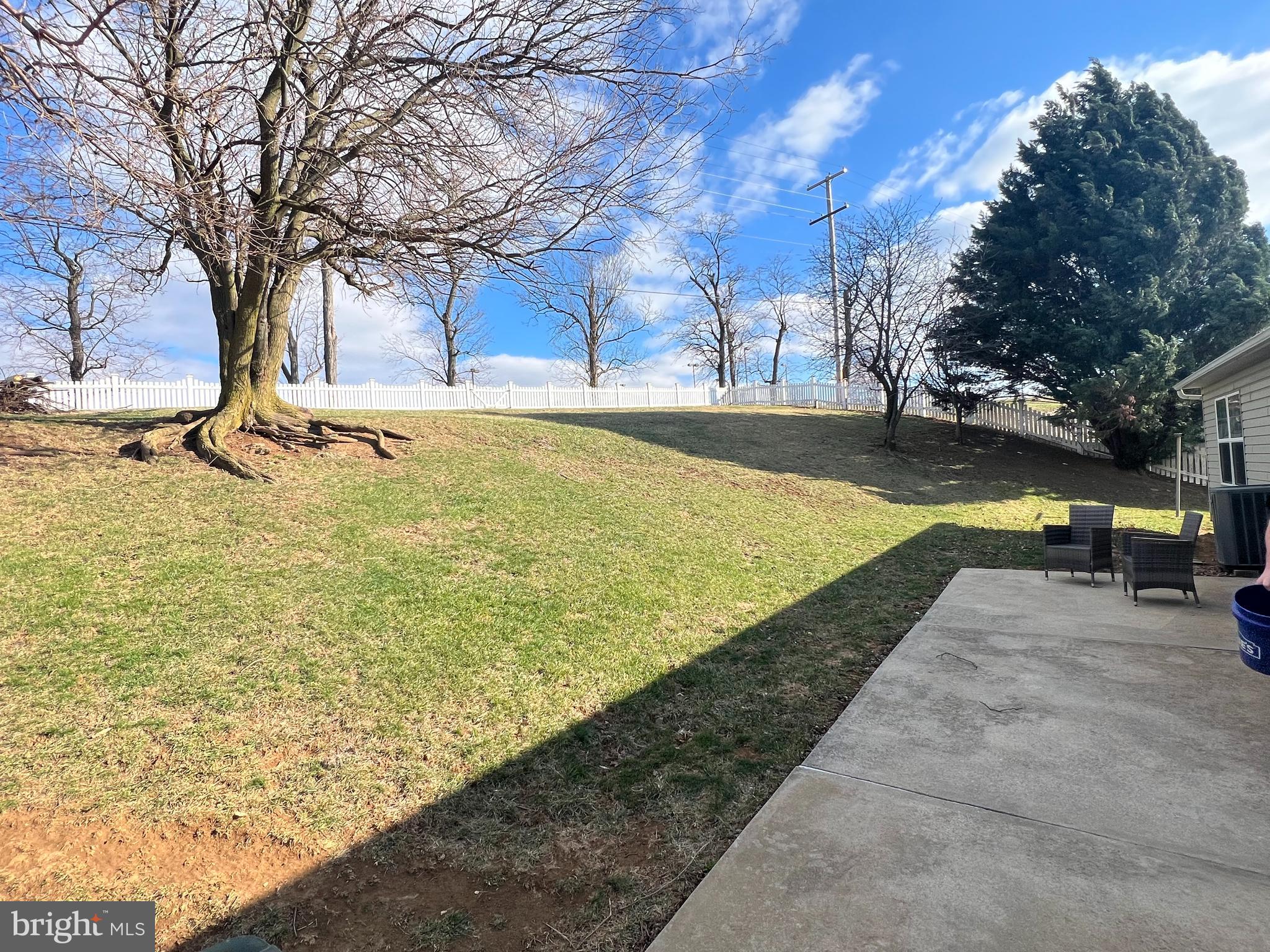 WHISPERING HILLS - Residential