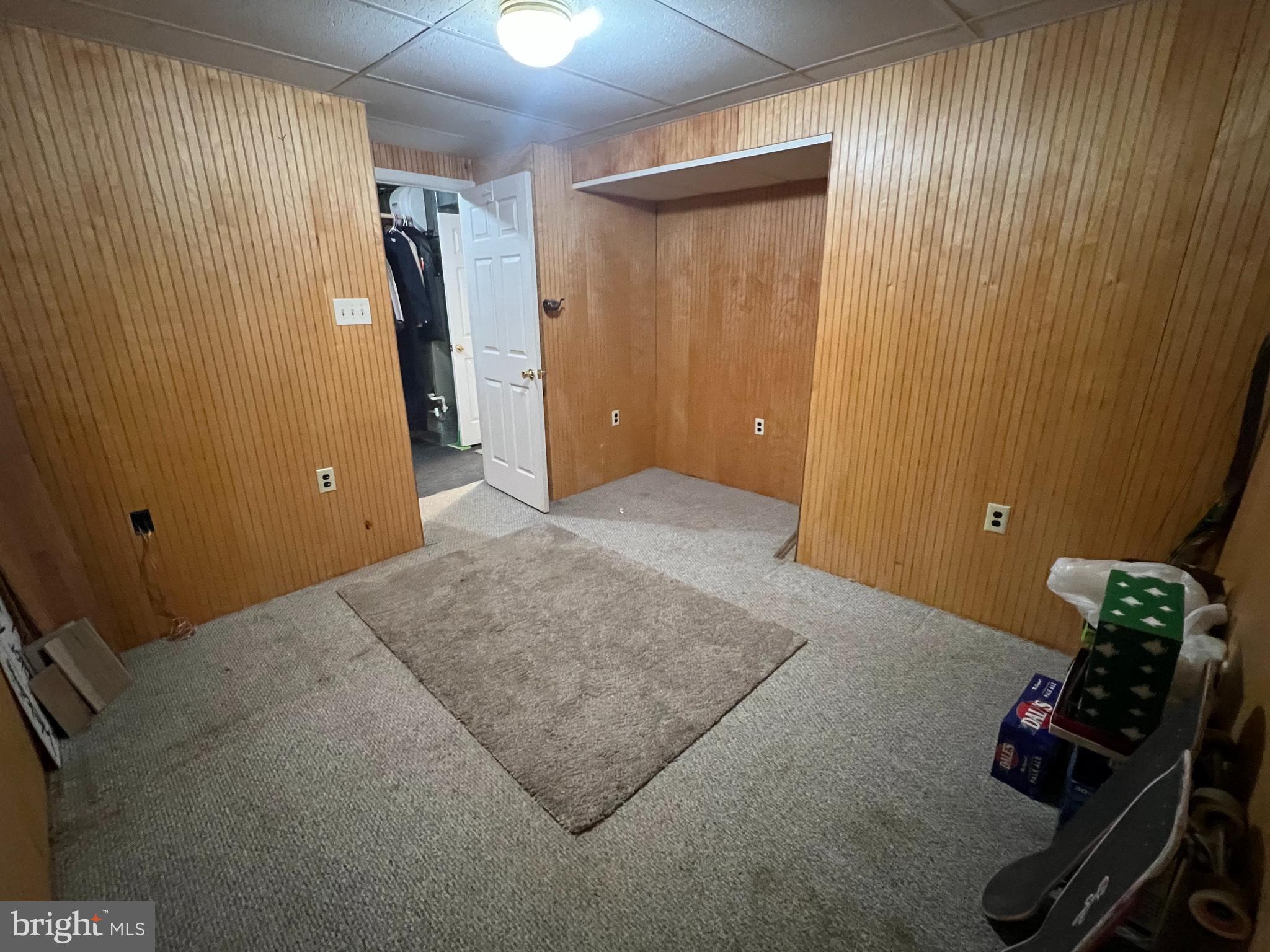 WHISPERING HILLS - Residential