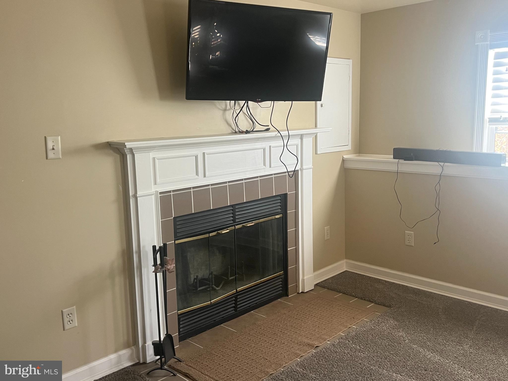 WHISPERING HILLS - Residential