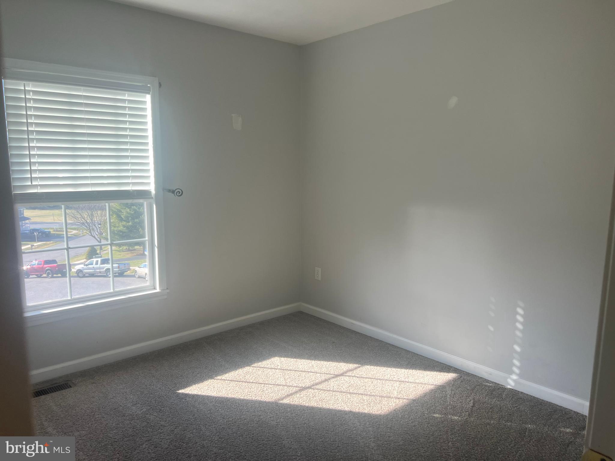 WHISPERING HILLS - Residential