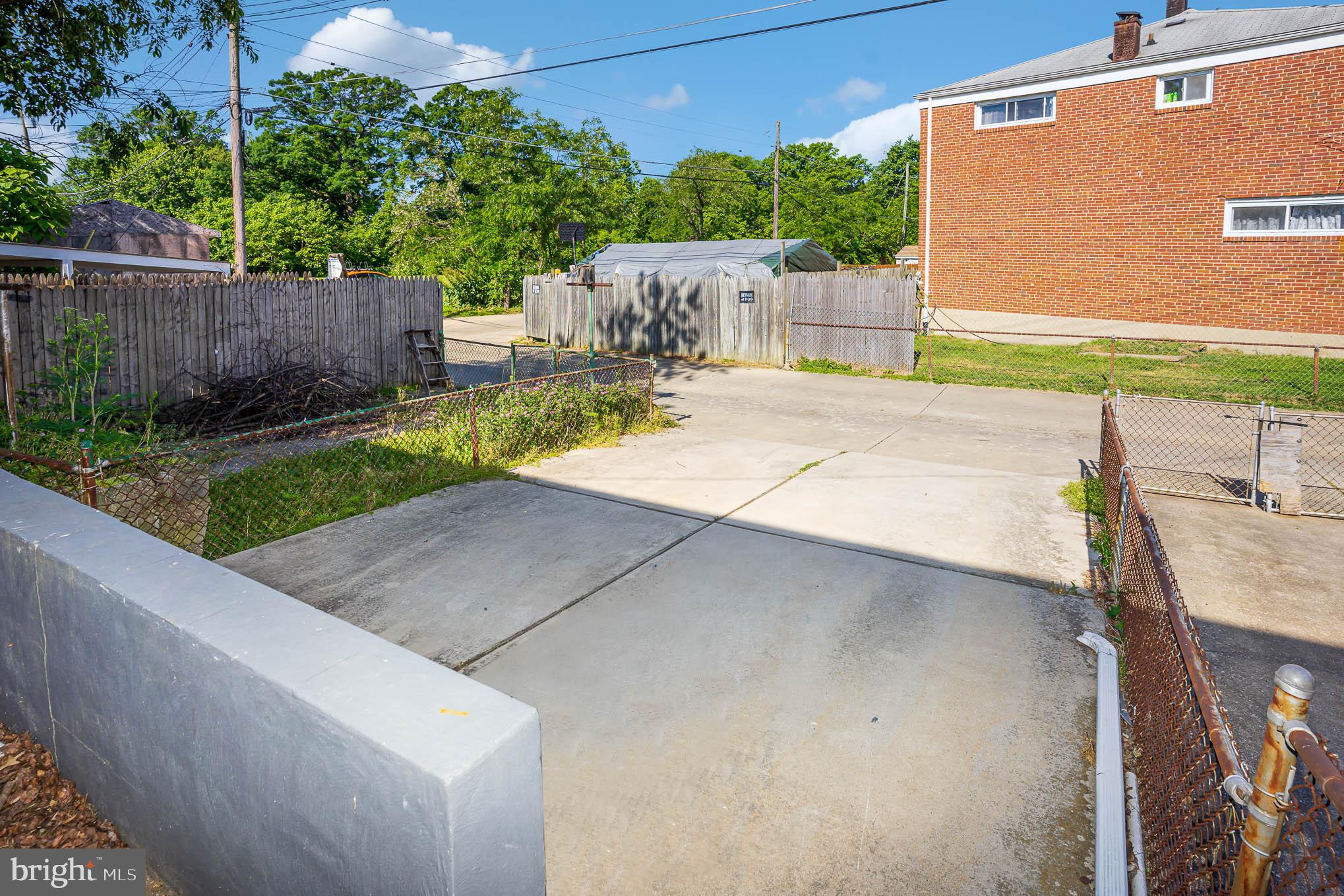 NORTH POINT VILLAGE - Residential