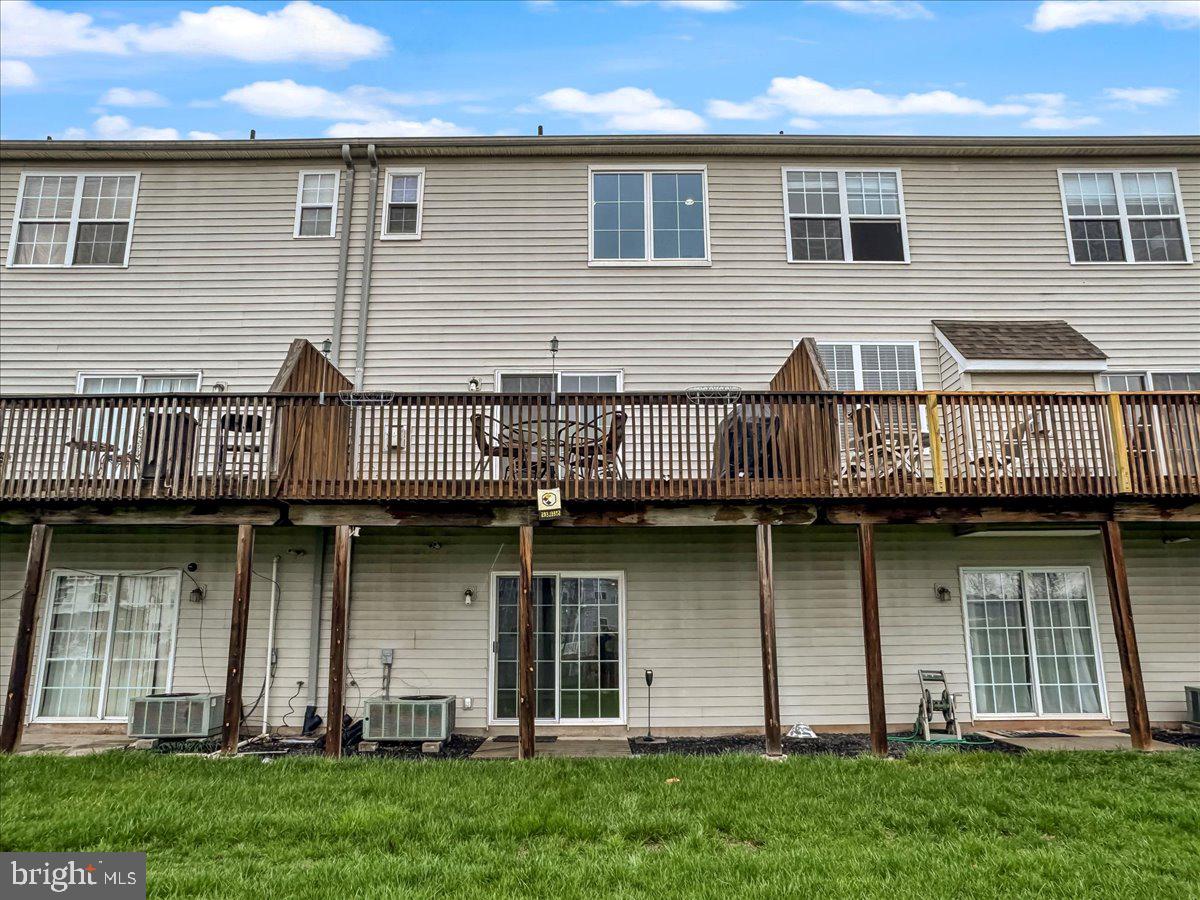 FRENCH CREEK TOWNH - Residential