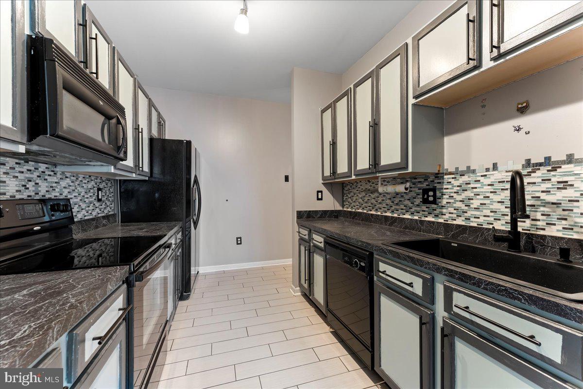 FRENCH CREEK TOWNH - Residential