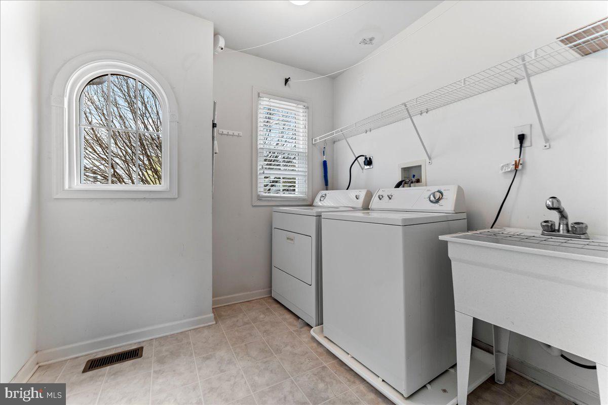 FRENCH CREEK TOWNH - Residential