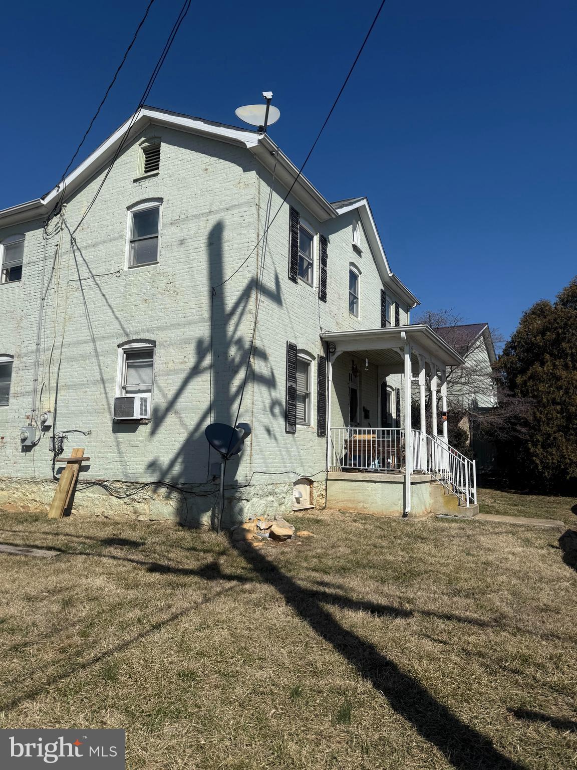 122 W 4TH AVENUE
